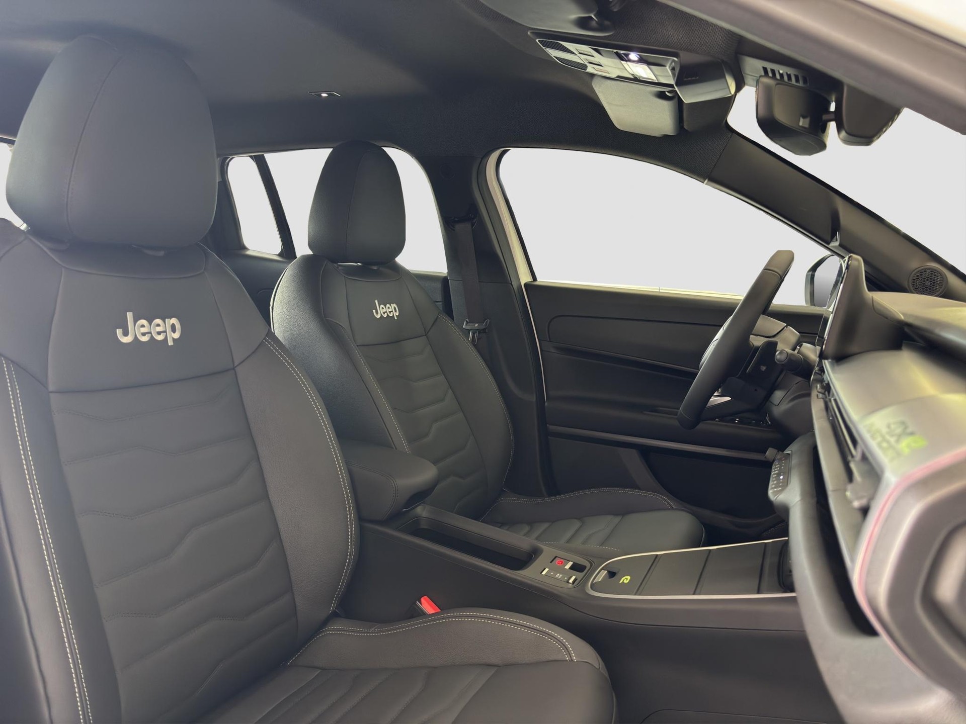 JEEP Avenger 1.2 MHEV Overland 4xe-image-14