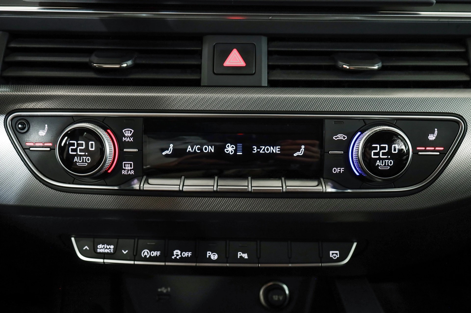 AUDI A4 Avant 40 TDI advanced quattro S-tronic Head-Up / Bang & Olufsen / Virtual Cockpit-image-17