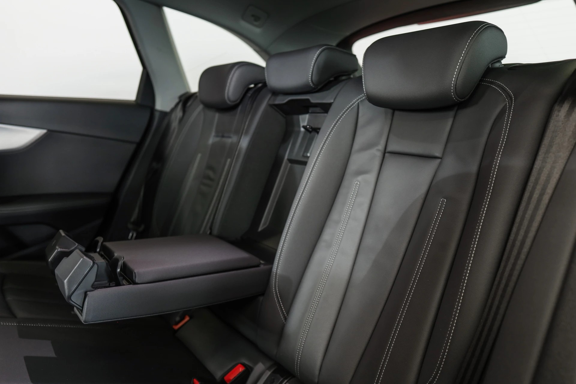 AUDI A4 Avant 40 TDI advanced quattro S-tronic Head-Up / Bang & Olufsen / Virtual Cockpit-image-19