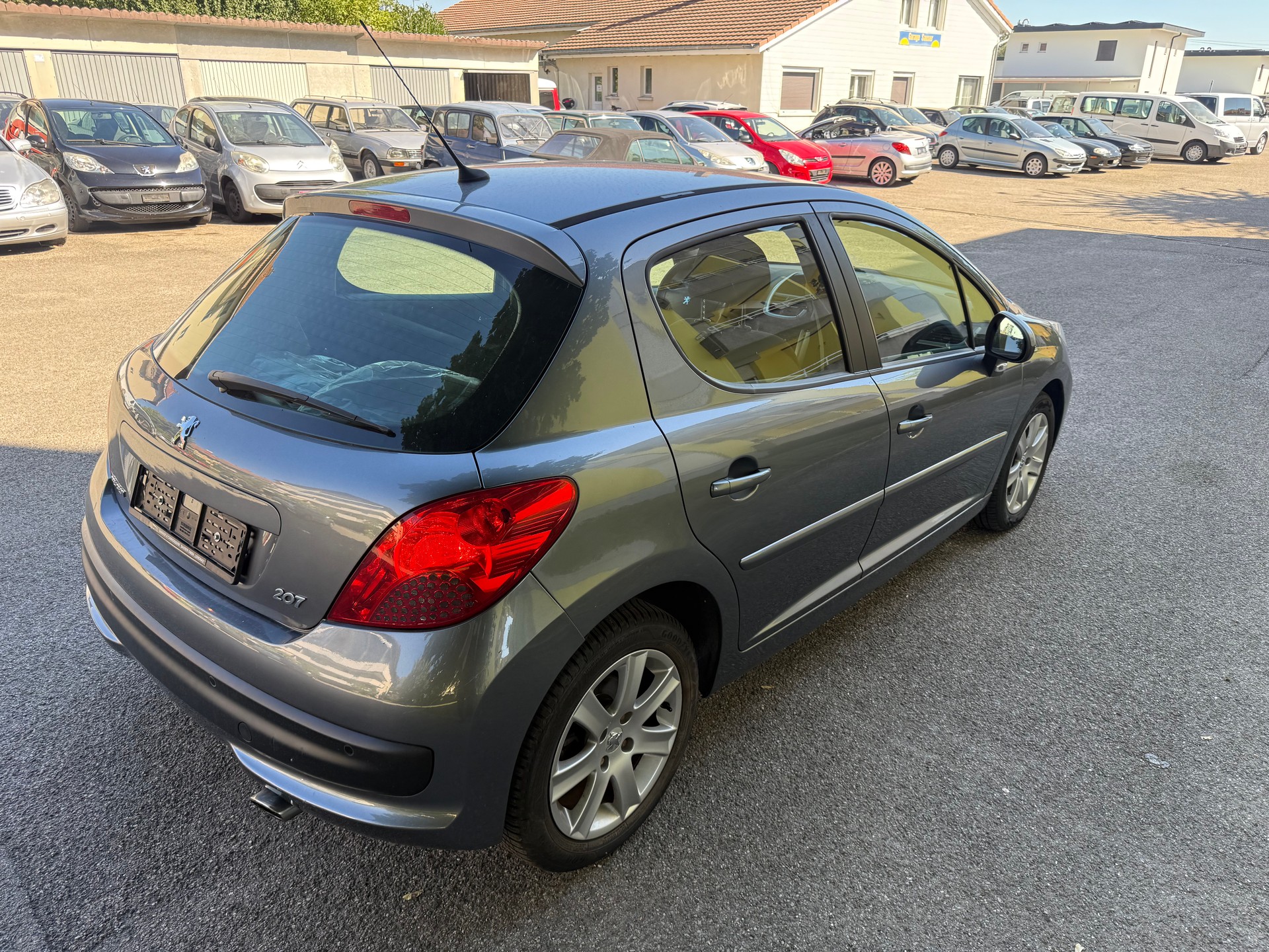PEUGEOT 207 1.6 16V Sport Automatic-image-3