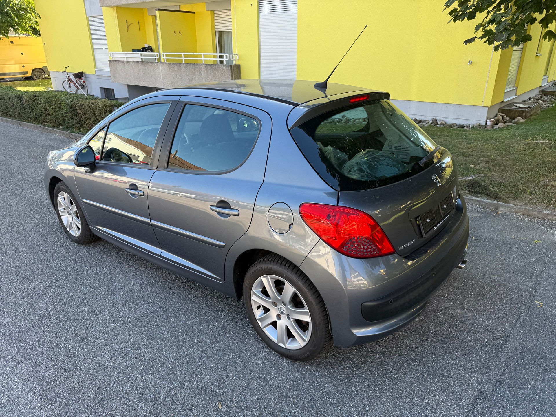 PEUGEOT 207 1.6 16V Sport Automatic-image-5