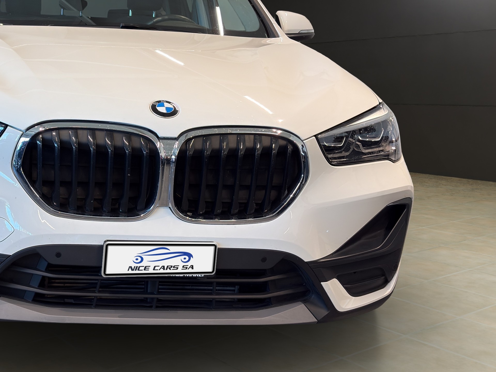 BMW X1 xDrive 18d Essential Edition Steptronic-image-24