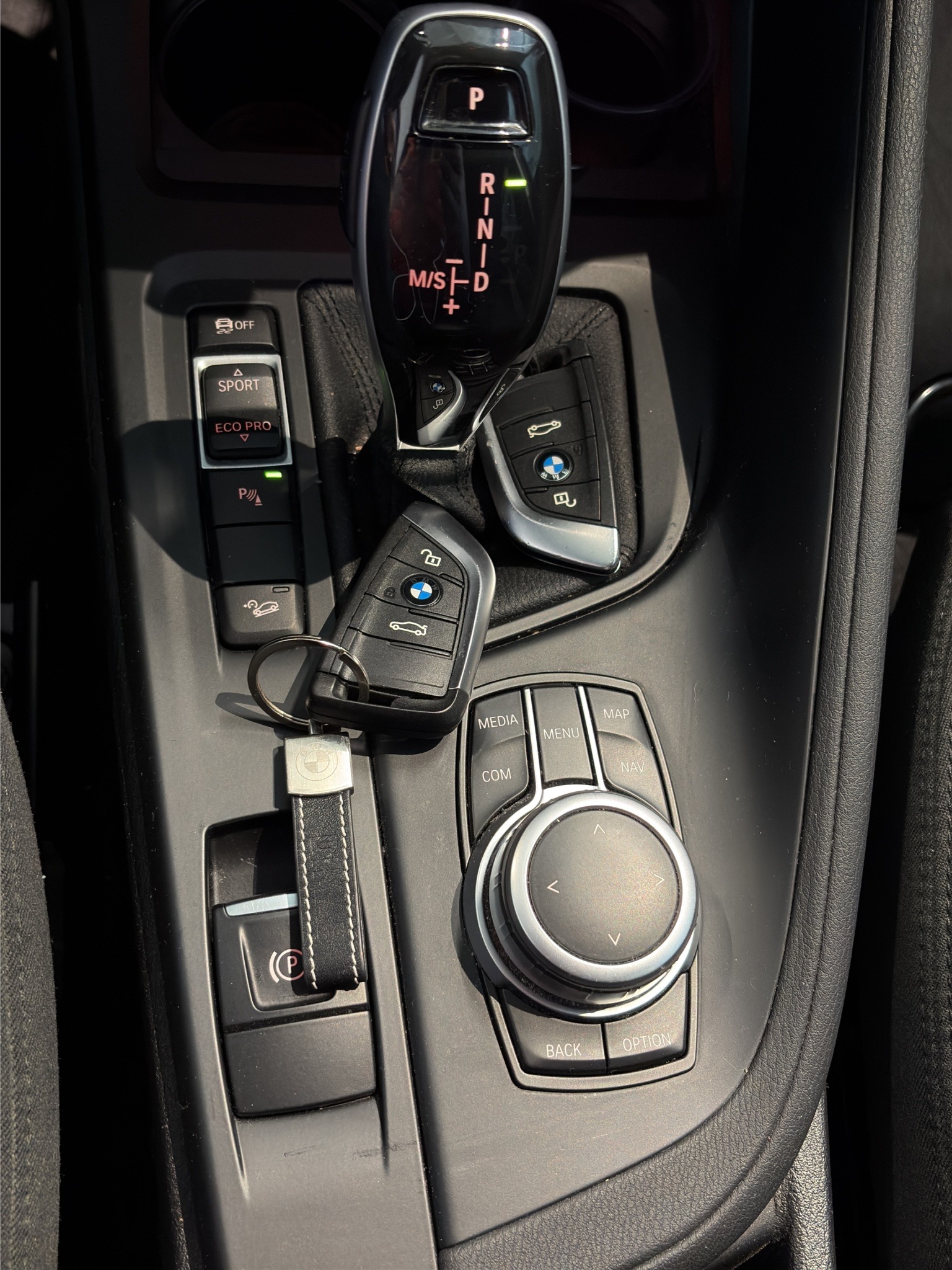 BMW X1 xDrive 18d Essential Edition Steptronic-image-12