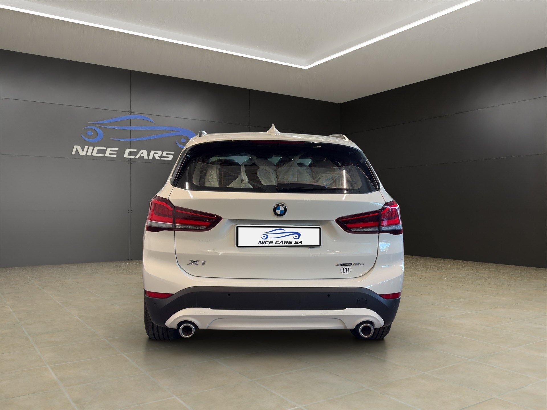 BMW X1 xDrive 18d Essential Edition Steptronic-image-3