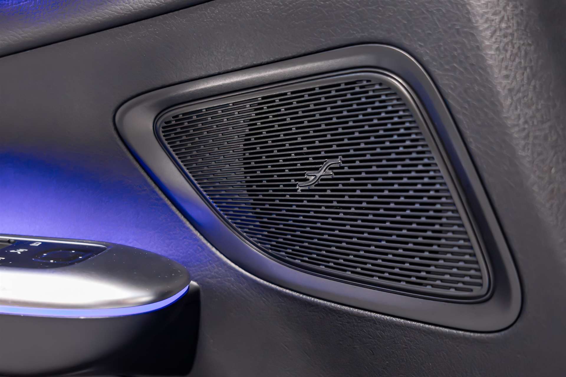 MERCEDES-BENZ C 220 d T 4Matic AMG Line-image-23