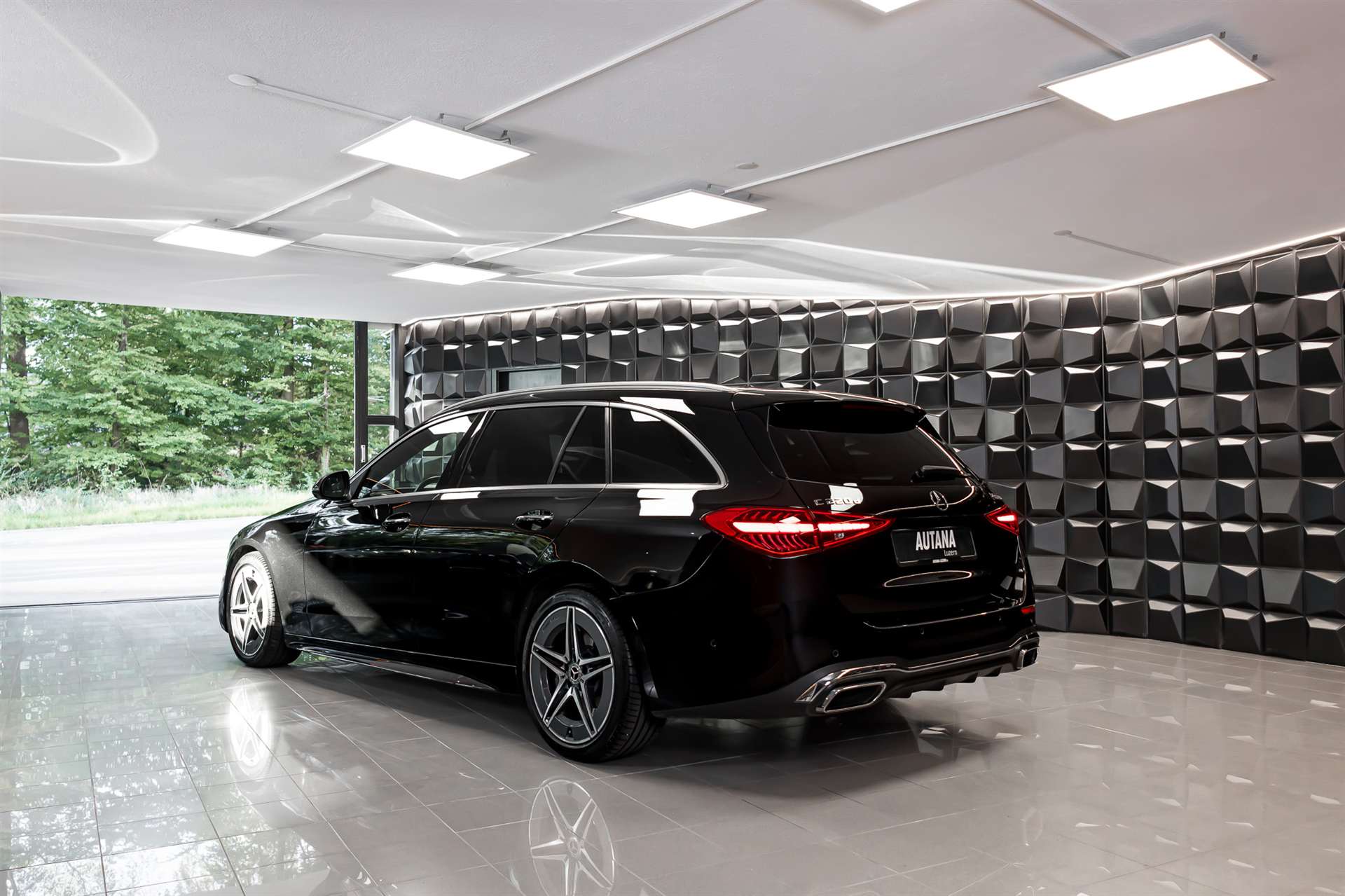 MERCEDES-BENZ C 220 d T 4Matic AMG Line-image-2