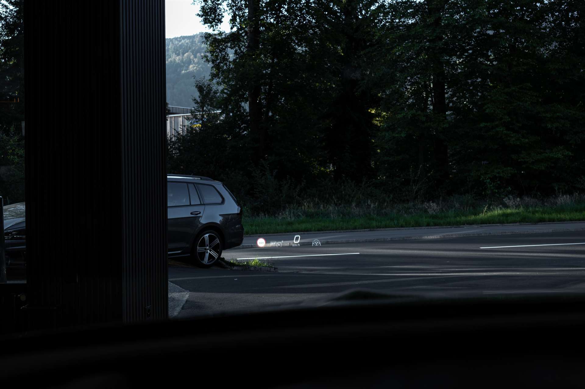 MERCEDES-BENZ C 220 d T 4Matic AMG Line-image-9