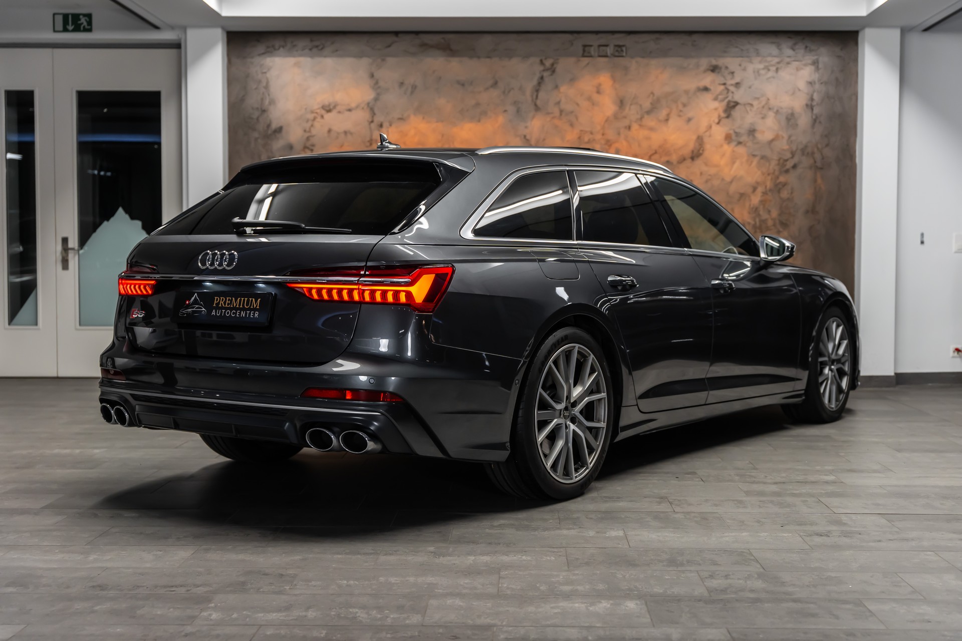 AUDI S6 Avant 3.0 TDI quattro tiptronic *Matrix*Panorama*Head-Up*Fahrassistenz*-image-5