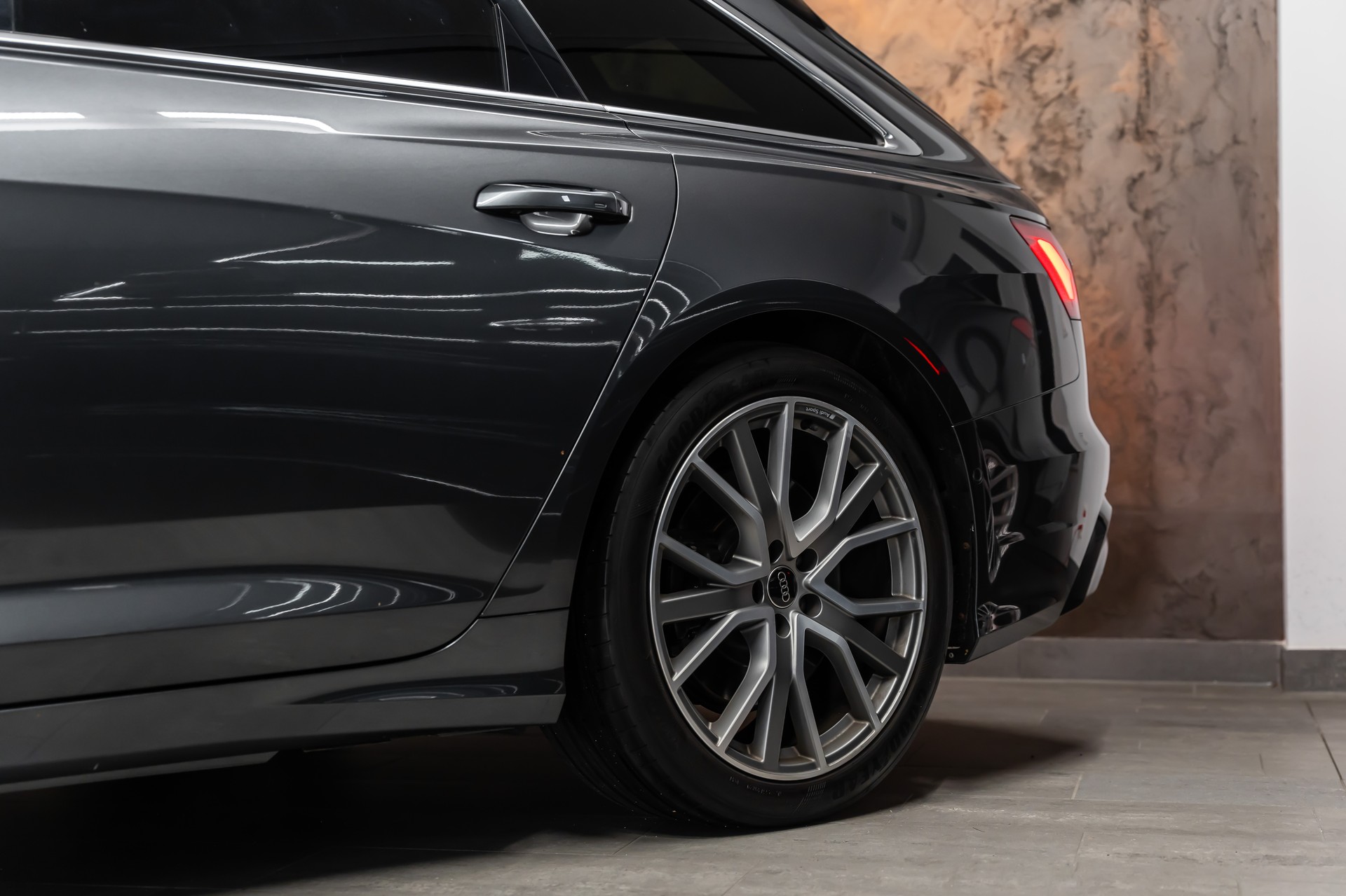 AUDI S6 Avant 3.0 TDI quattro tiptronic *Matrix*Panorama*Head-Up*Fahrassistenz*-image-8