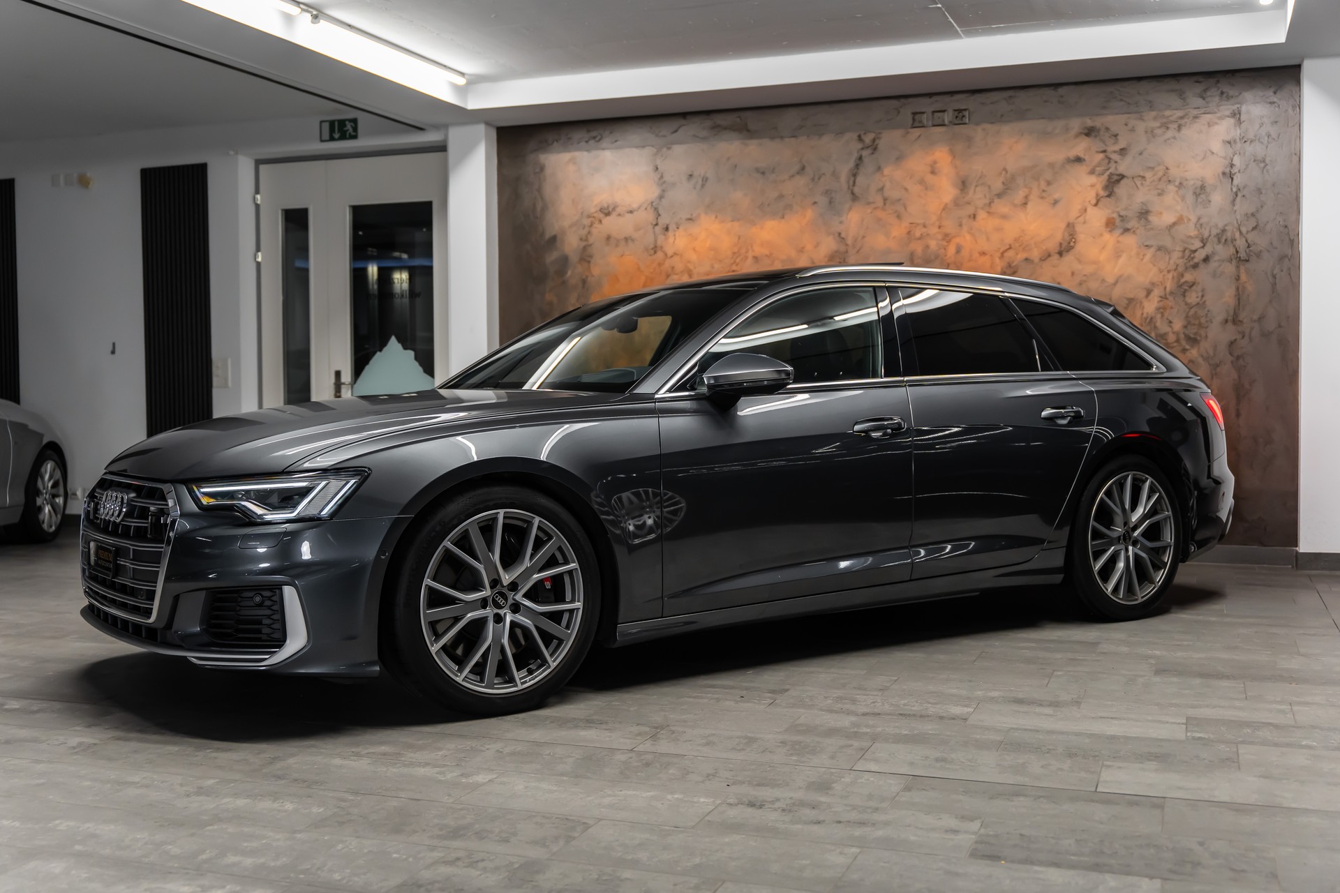 AUDI S6 Avant 3.0 TDI quattro tiptronic *Matrix*Panorama*Head-Up*Fahrassistenz*-image-2