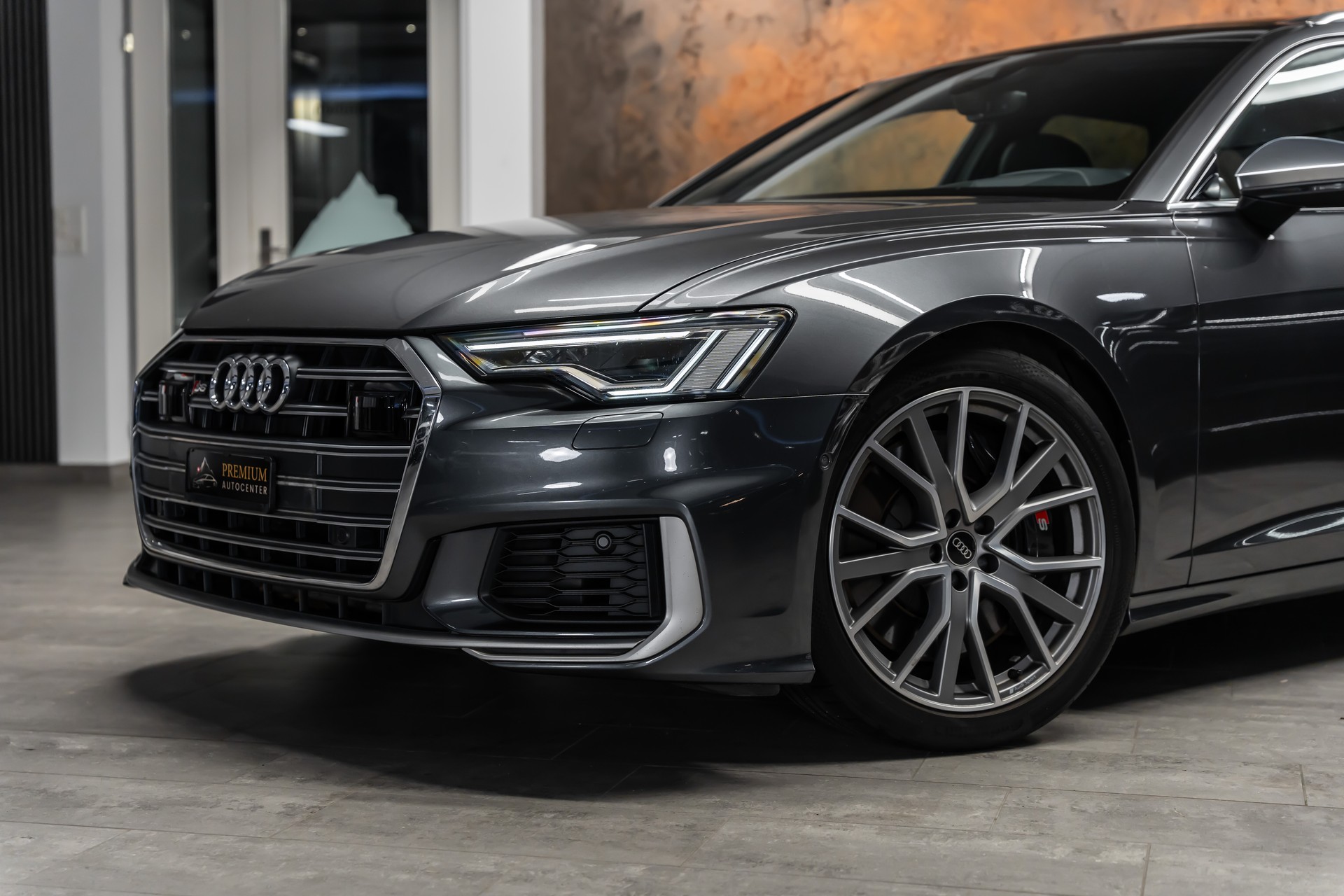 AUDI S6 Avant 3.0 TDI quattro tiptronic *Matrix*Panorama*Head-Up*Fahrassistenz*-image-1