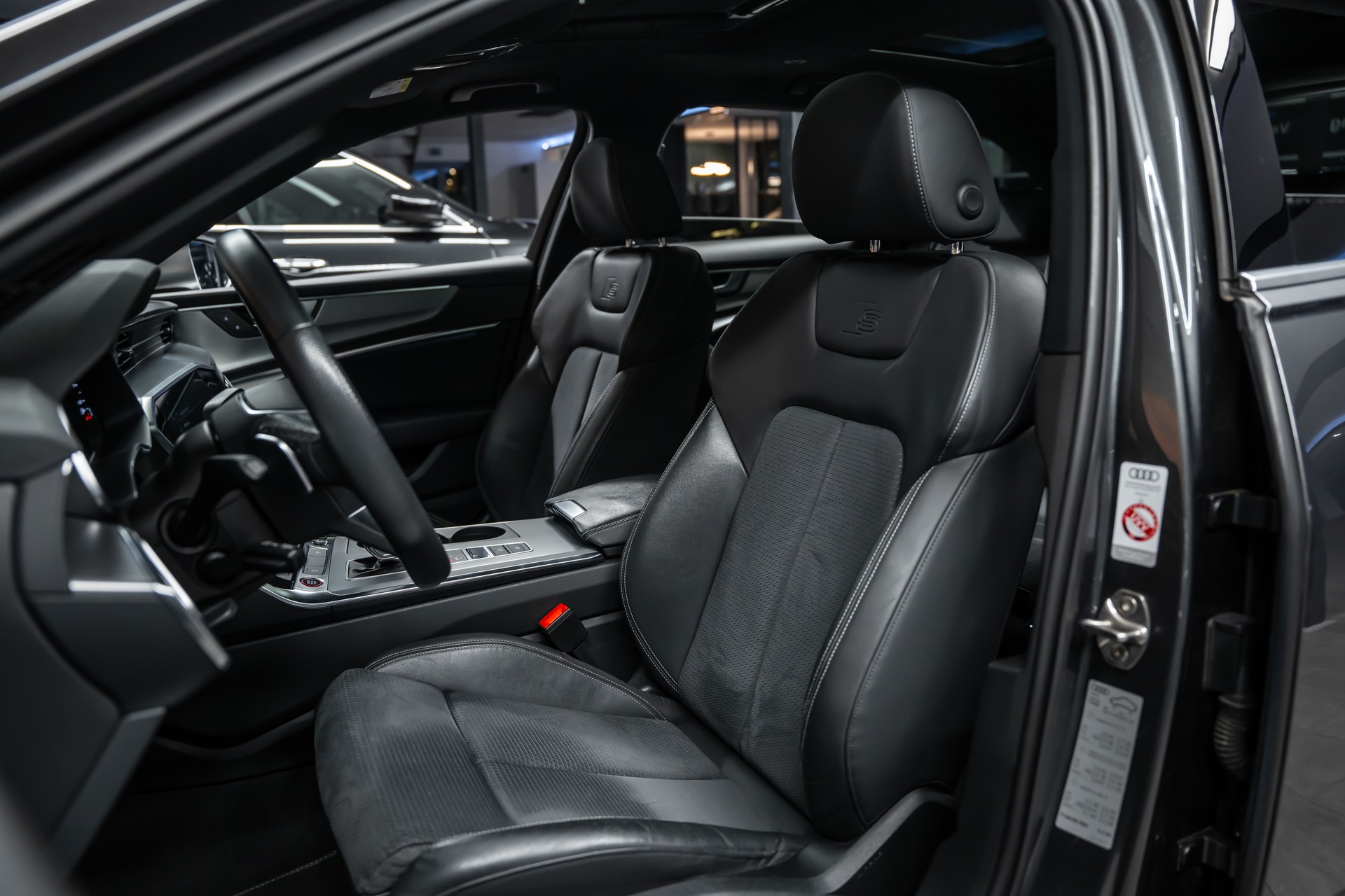AUDI S6 Avant 3.0 TDI quattro tiptronic *Matrix*Panorama*Head-Up*Fahrassistenz*-image-12