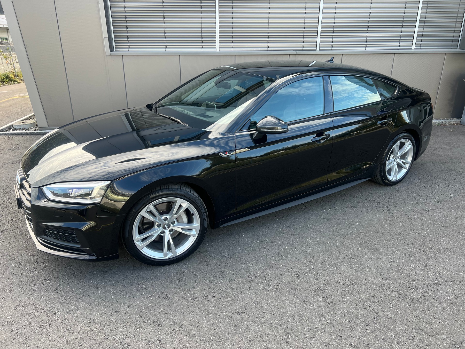 AUDI A5 Sportback 40 TDI S-Line 4x4 S-tronic *** Leder * Navi * Head - Up Display * ab MFK * 1 Jahr Garantie möglich **-showroom-element-2