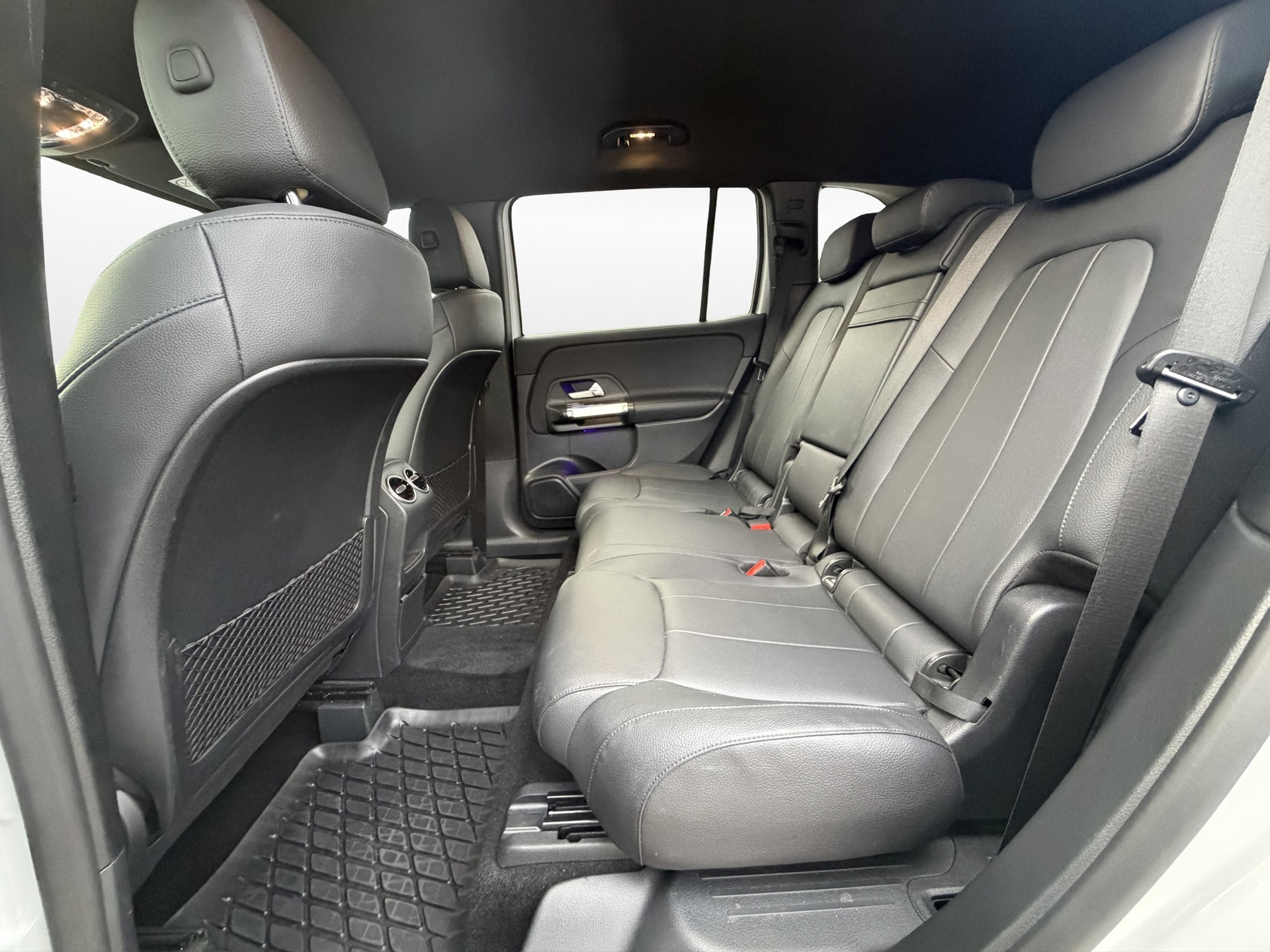 MERCEDES-BENZ GLB 200 d 4Matic Progressive 8G-Tronic-image-11