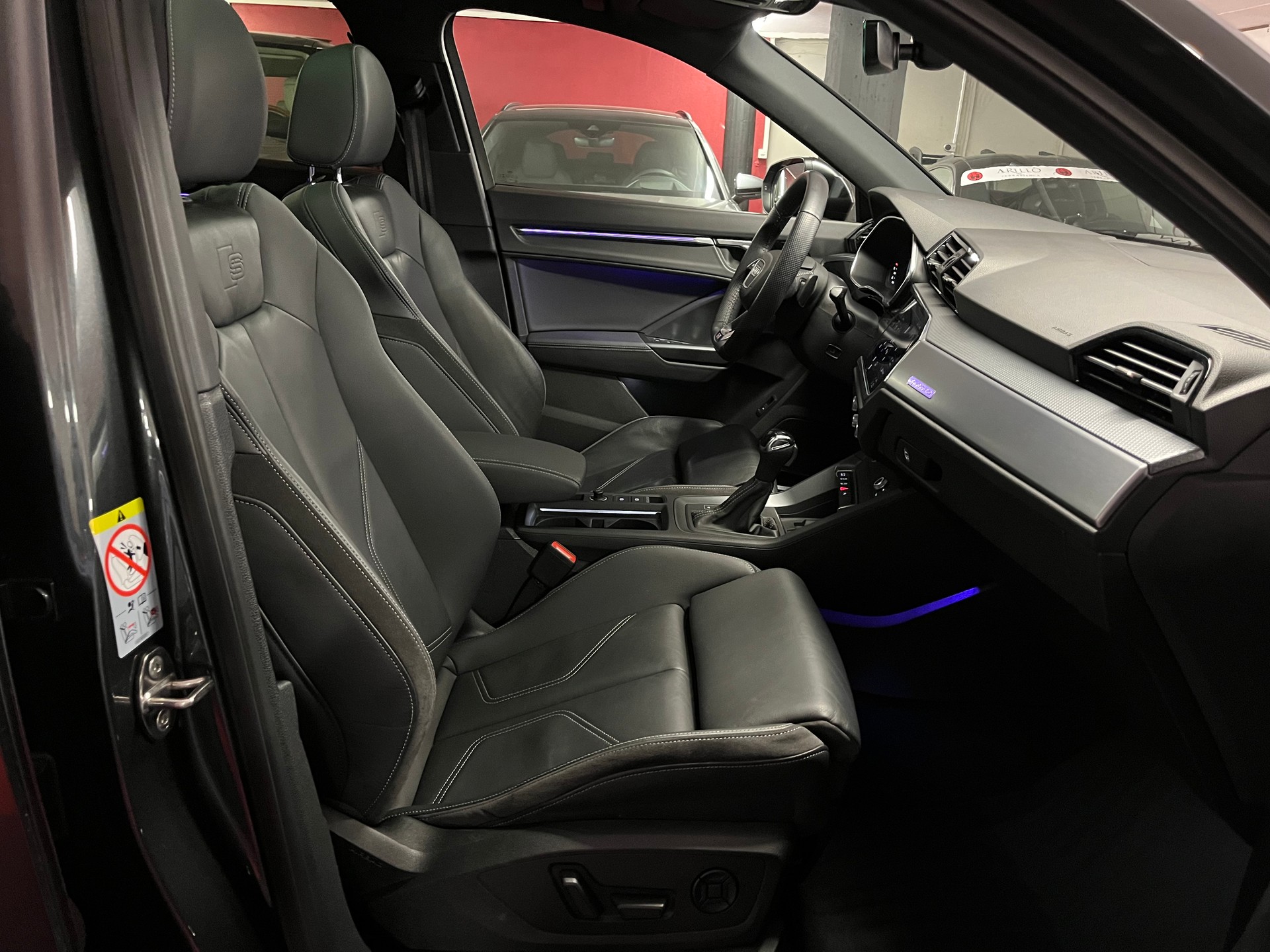 AUDI Q3 45 TFSI S line quattro S-tronic-image-15