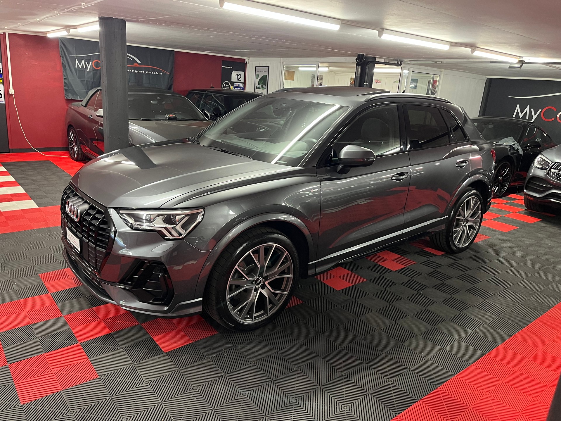 AUDI Q3 45 TFSI S line quattro S-tronic-image-10