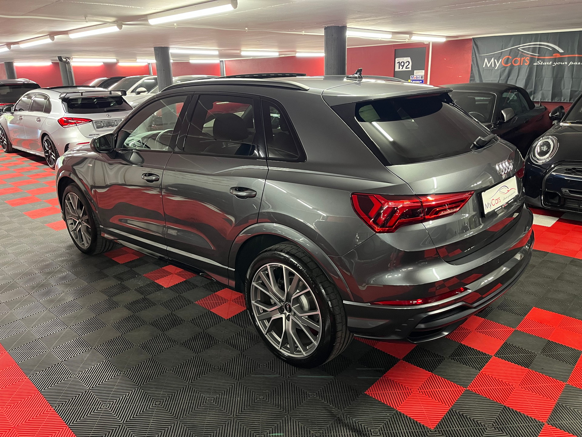 AUDI Q3 45 TFSI S line quattro S-tronic-image-9