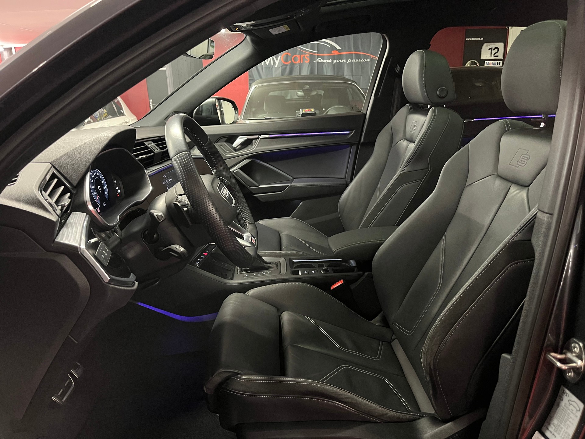 AUDI Q3 45 TFSI S line quattro S-tronic-image-12