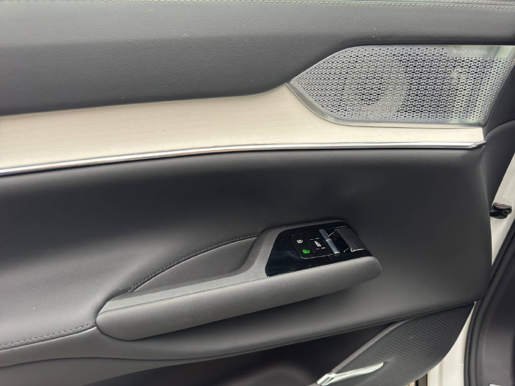VOLVO EX 90 Twin Performance Ultra AWDD-image-12