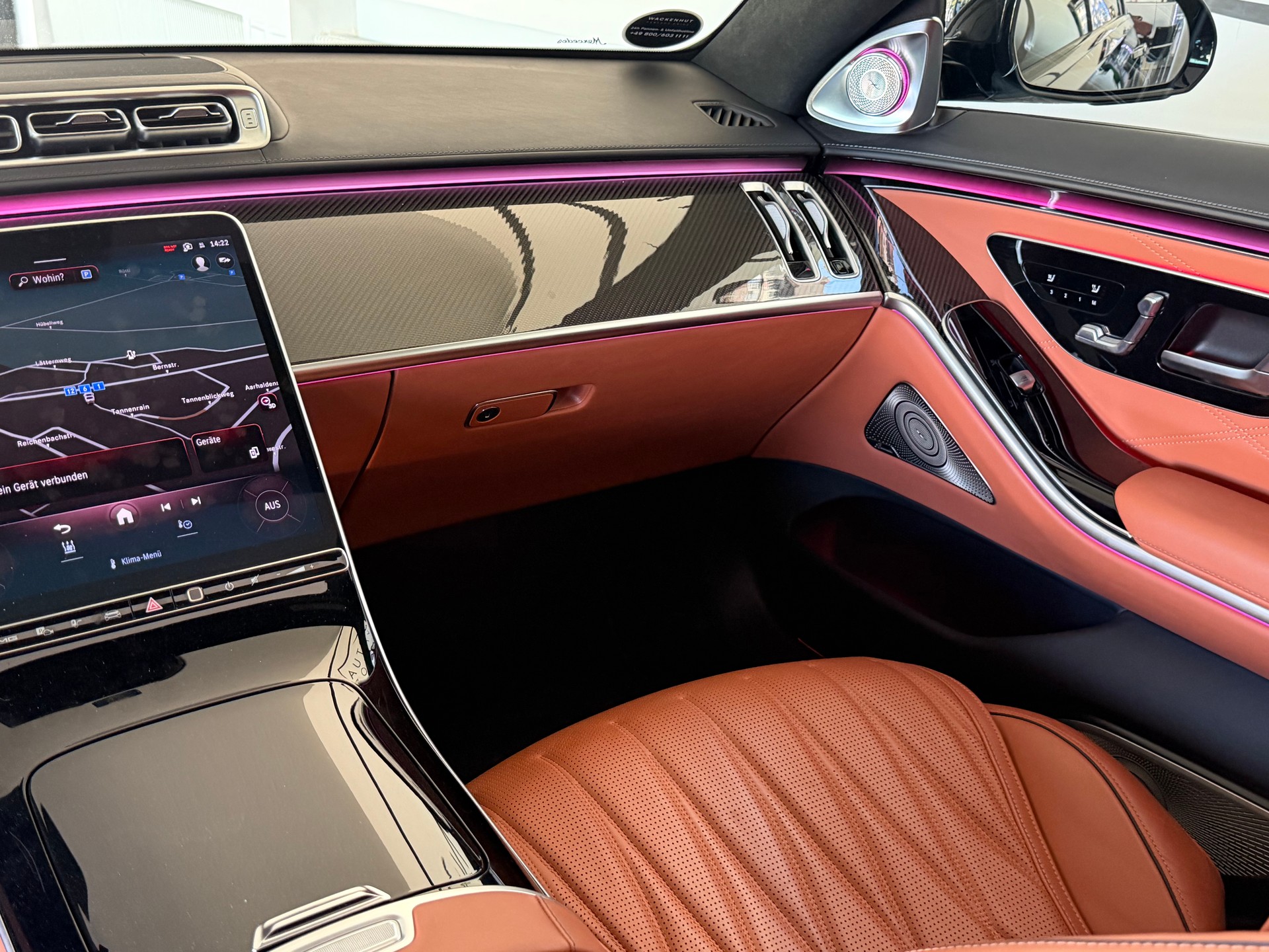 MERCEDES-BENZ E PERFORMANCE-image-11