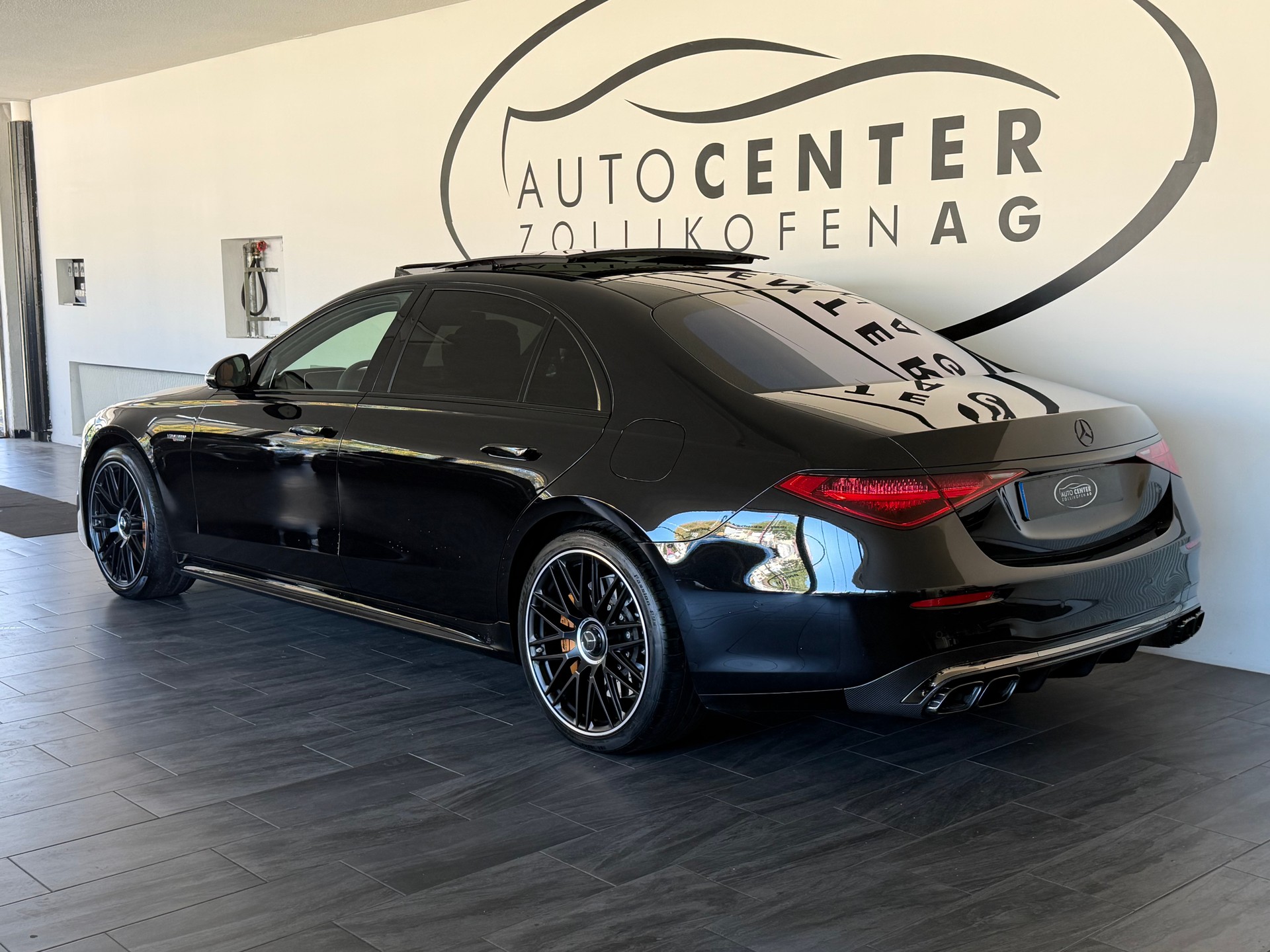 MERCEDES-BENZ E PERFORMANCE-image-4