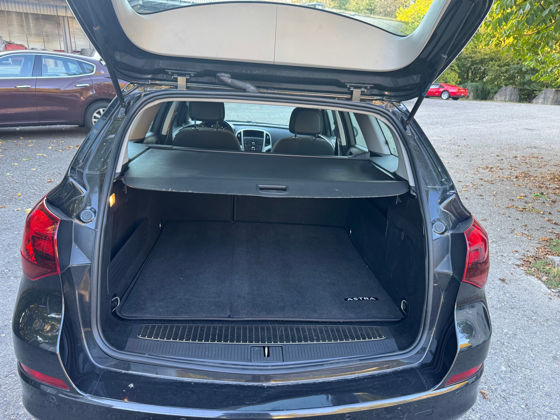 OPEL Astra SportsTourer 1.6i 16V Turbo Cosmo-image-6