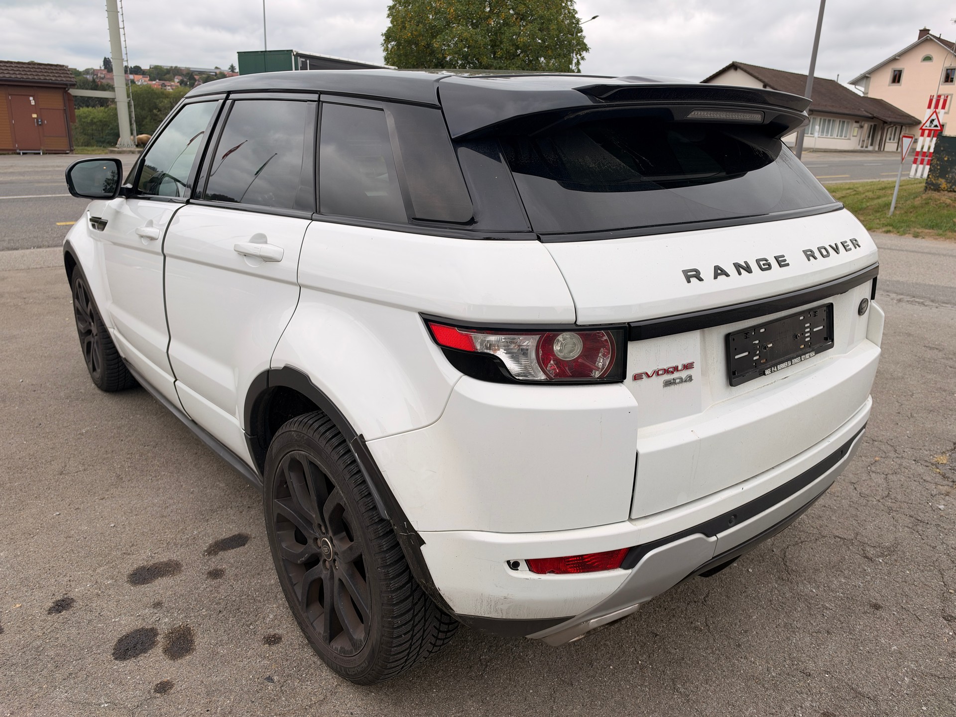 LAND ROVER Range Rover Evoque 2.2 SD4 Dynamic AT6-image-3