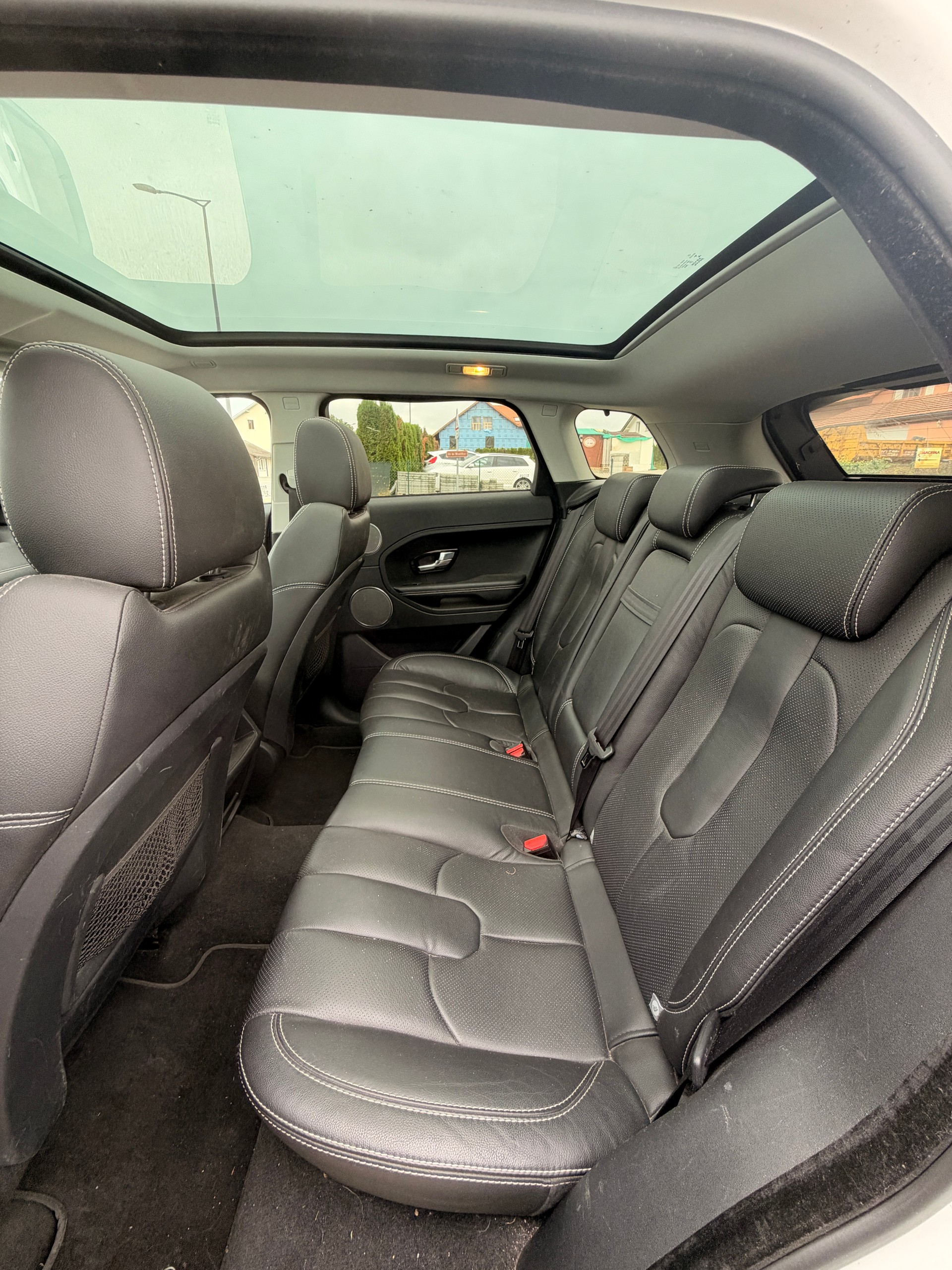 LAND ROVER Range Rover Evoque 2.2 SD4 Dynamic AT6-image-5