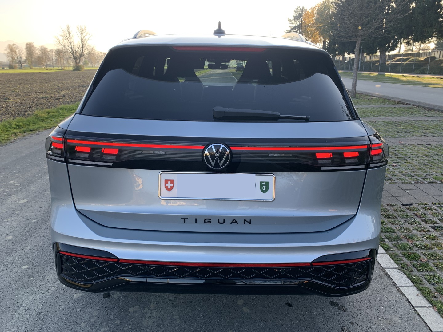 VW 2.0 TDI SCR R-Line 4Motion DSG-image-2