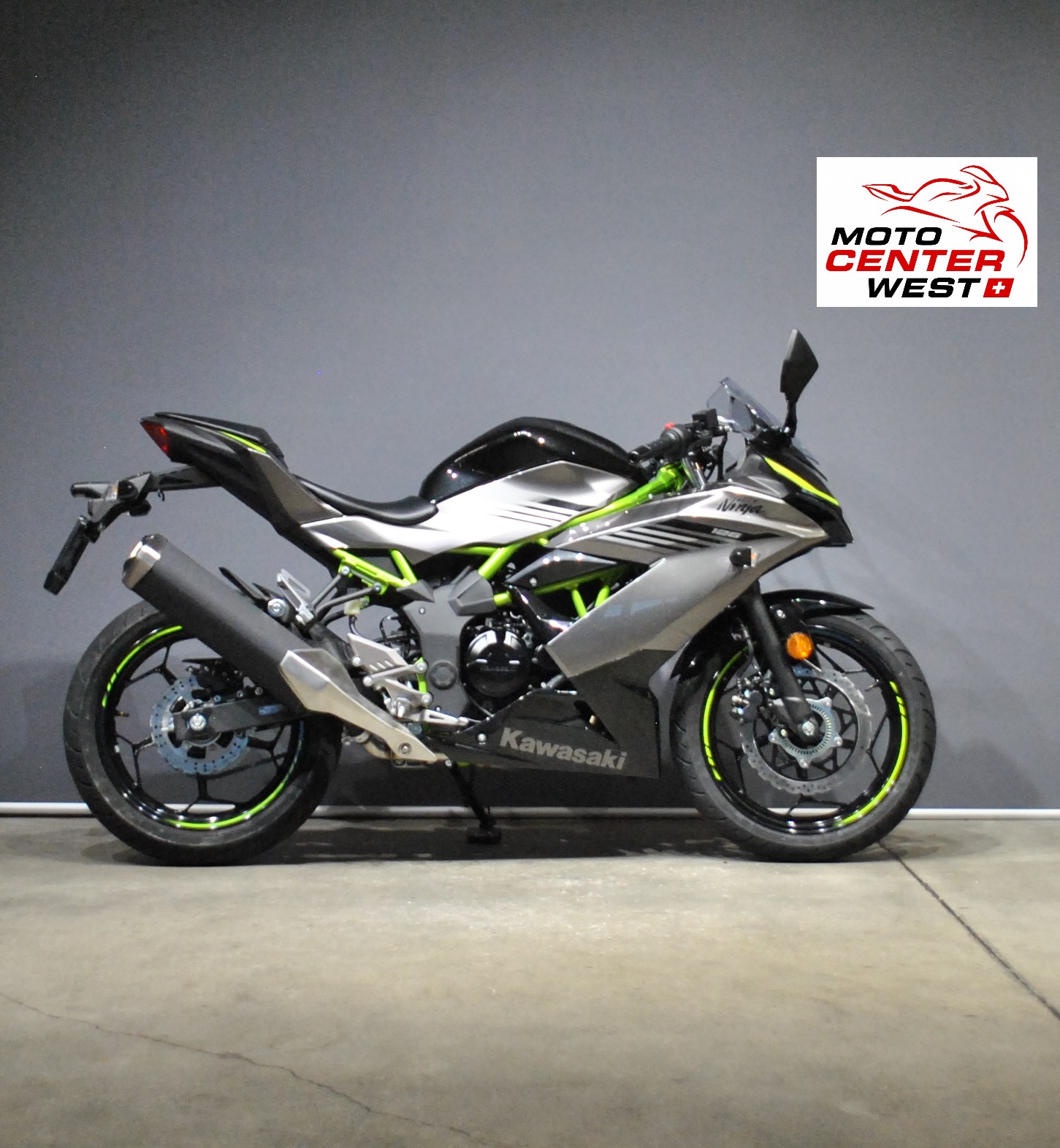 KAWASAKI Ninja 125-showroom-element-1