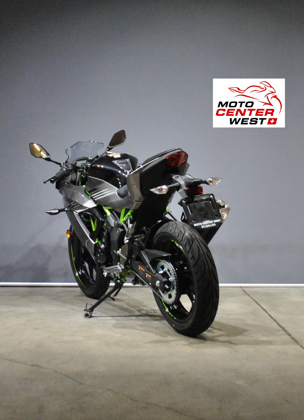 KAWASAKI Ninja 125-showroom-element-3
