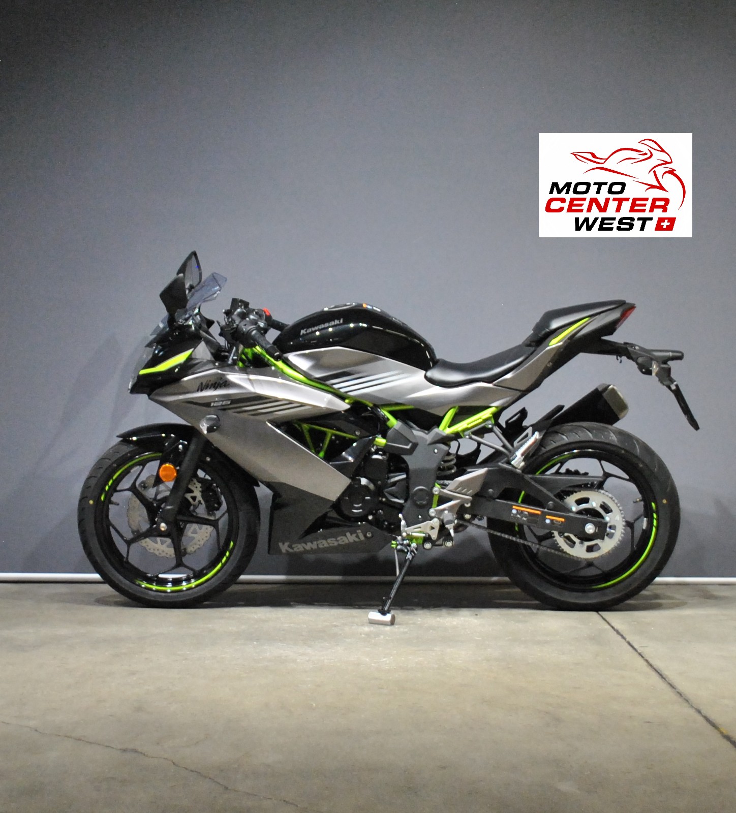 KAWASAKI Ninja 125-showroom-element-2