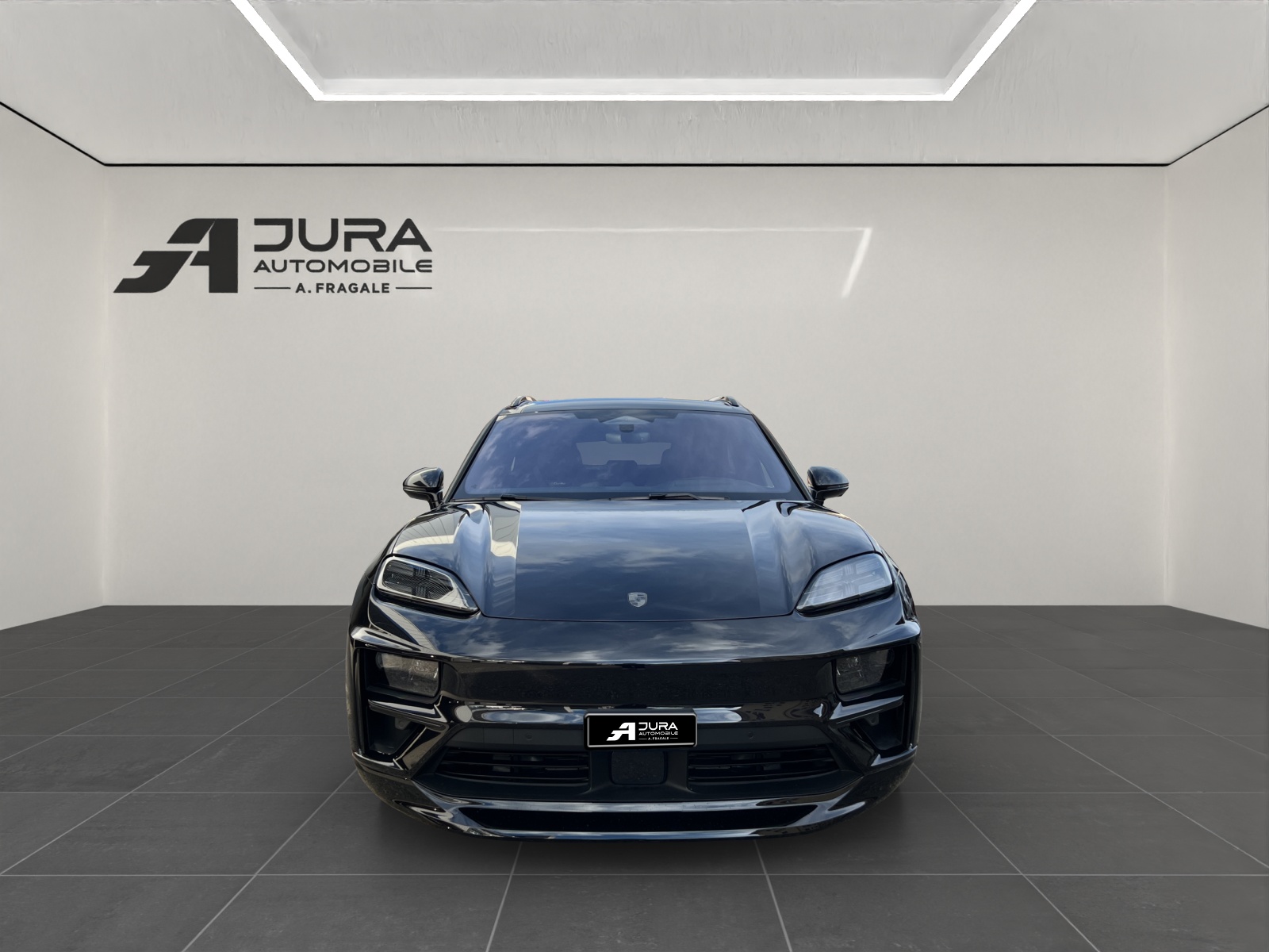 PORSCHE Macan Turbo-image-2