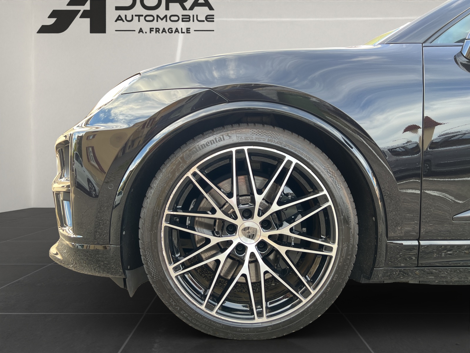 PORSCHE Macan Turbo-image-6
