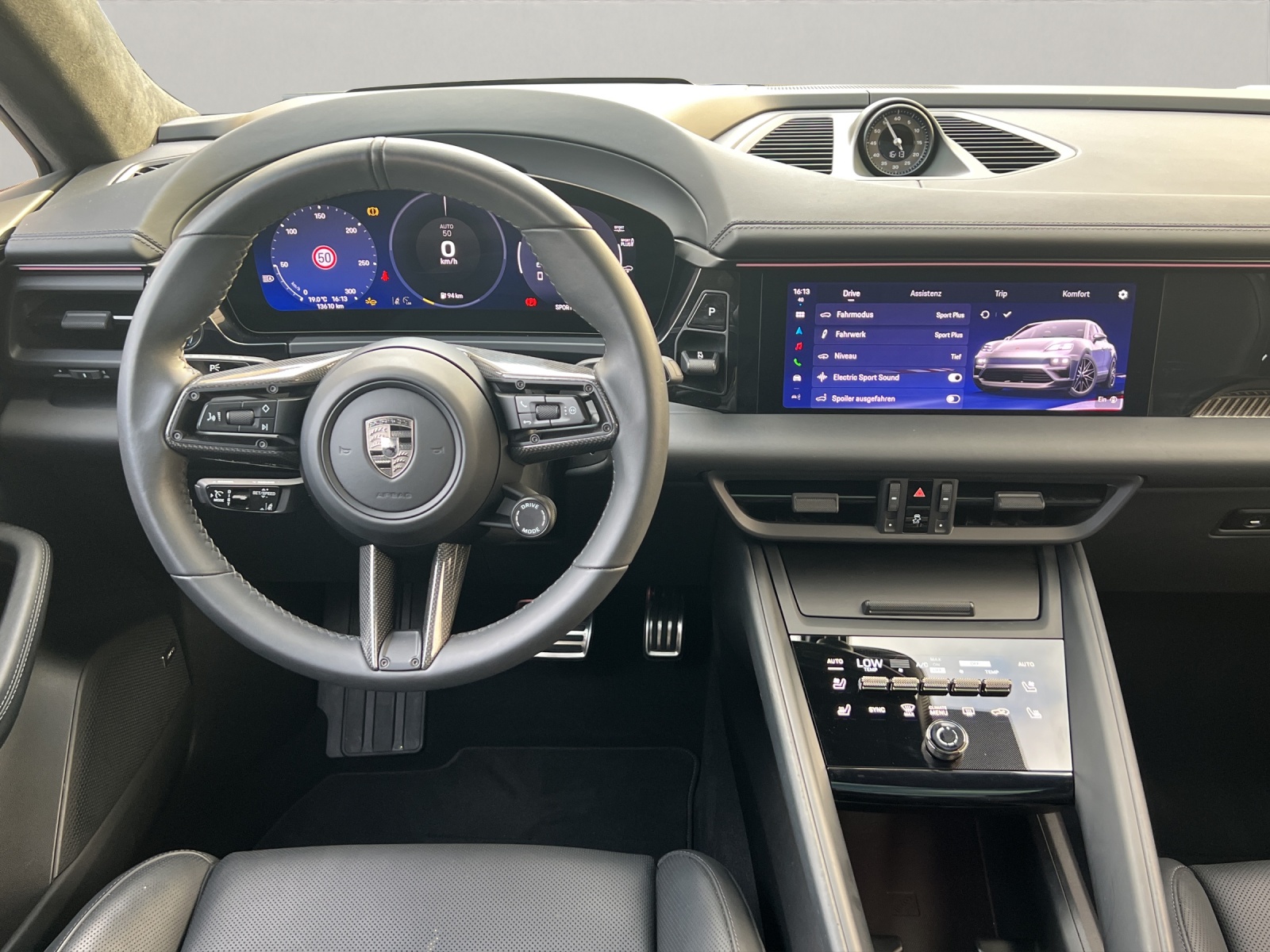 PORSCHE Macan Turbo-image-12