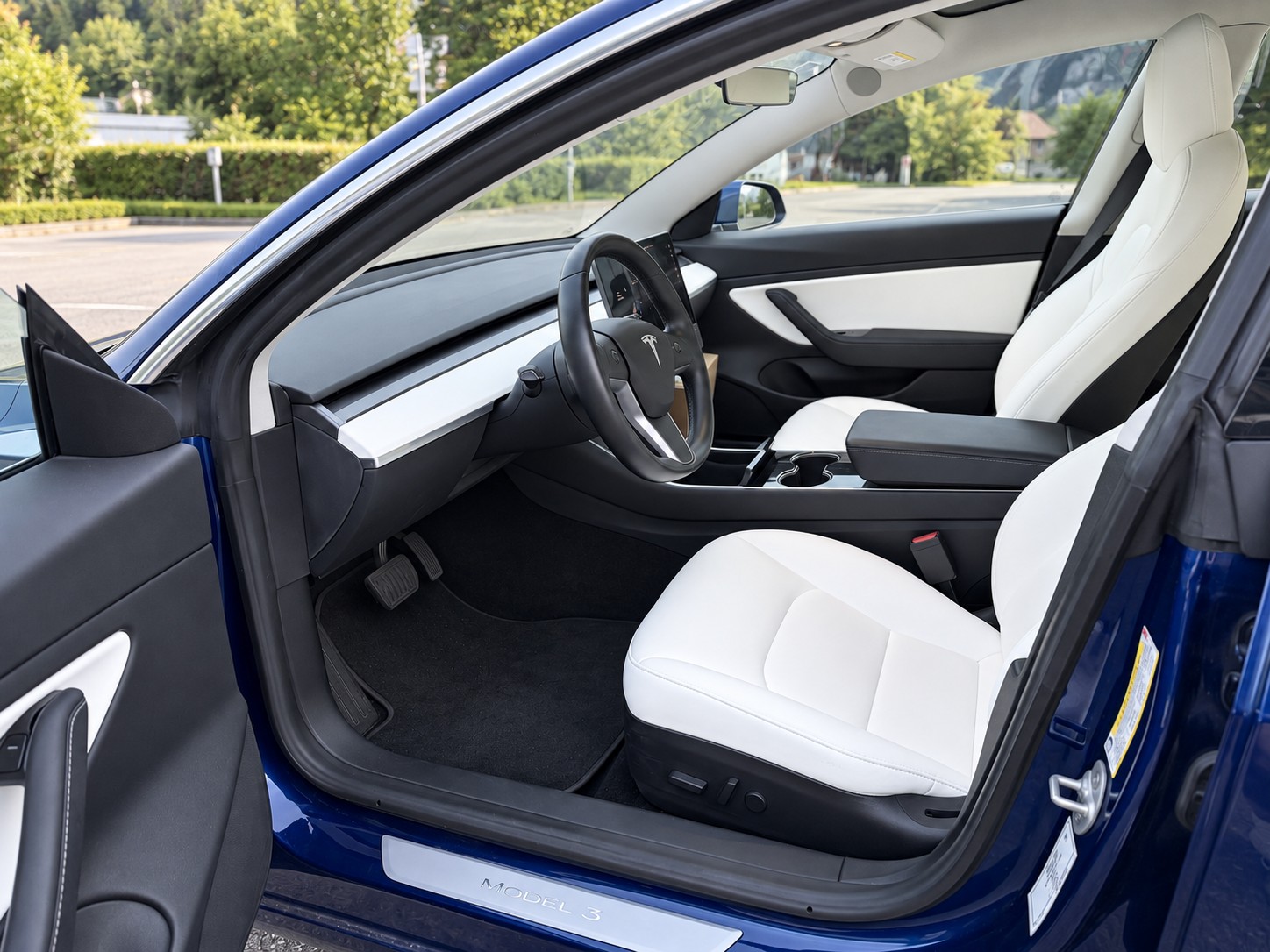 TESLA Model 3 Long Range Dual Motor AWD-image-3