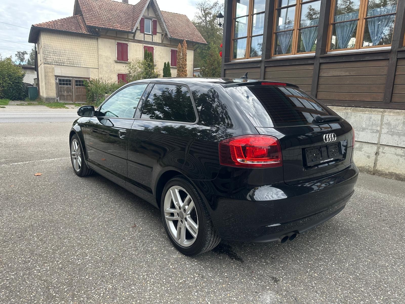 AUDI A3 1.8 TFSI Ambition S-tronic-image-2