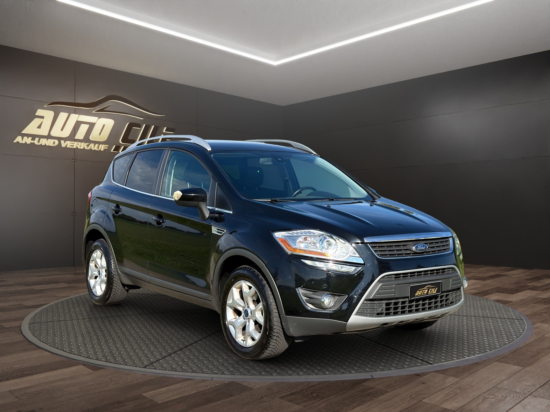 FORD Kuga 2.0 TDCi Magma Edition 4WD PowerShift-image-2