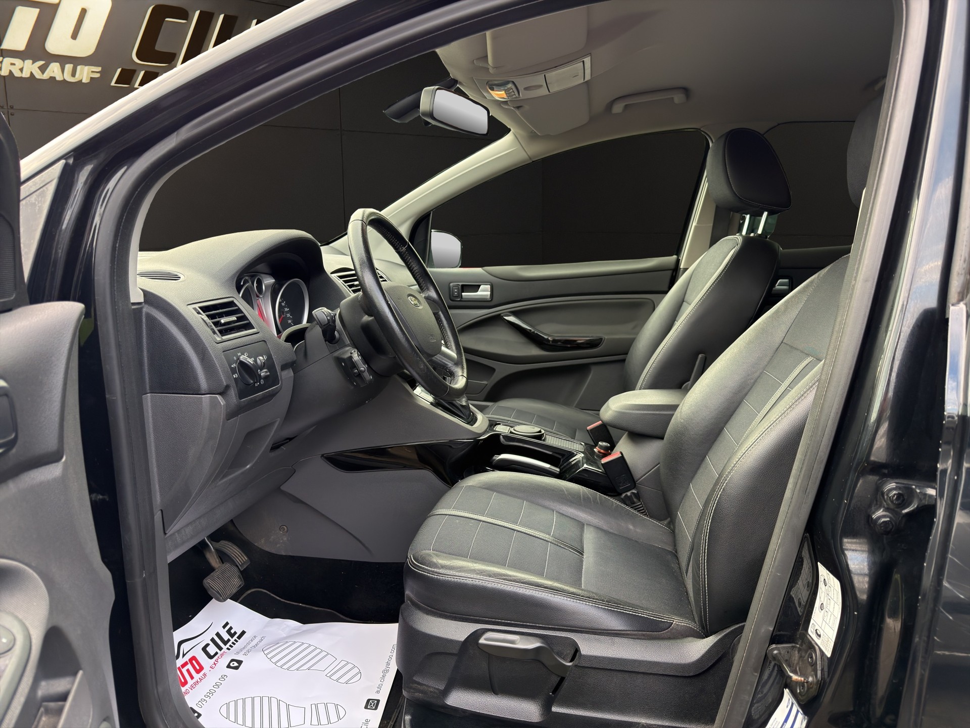 FORD Kuga 2.0 TDCi Magma Edition 4WD PowerShift-image-9