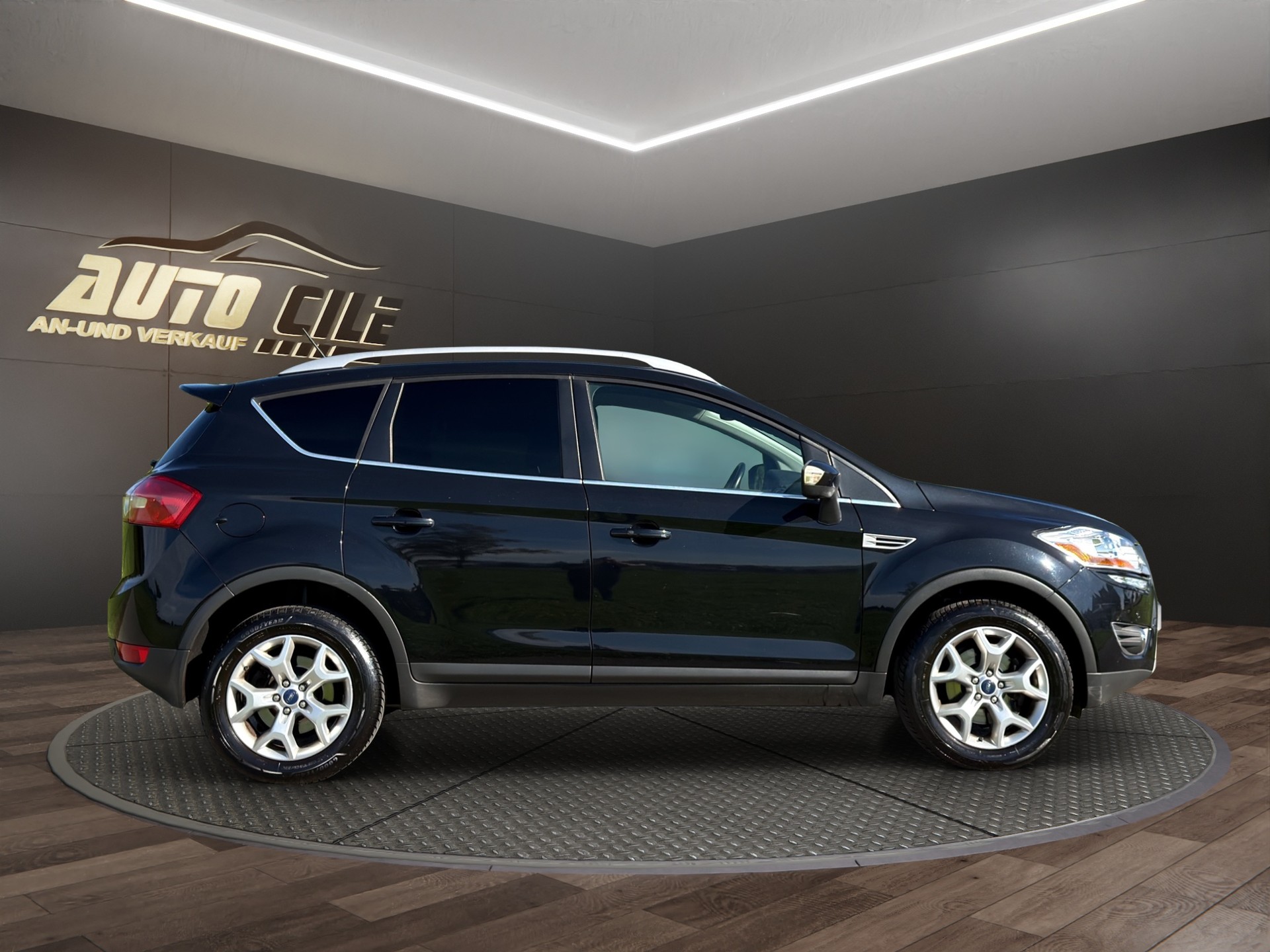FORD Kuga 2.0 TDCi Magma Edition 4WD PowerShift-image-4