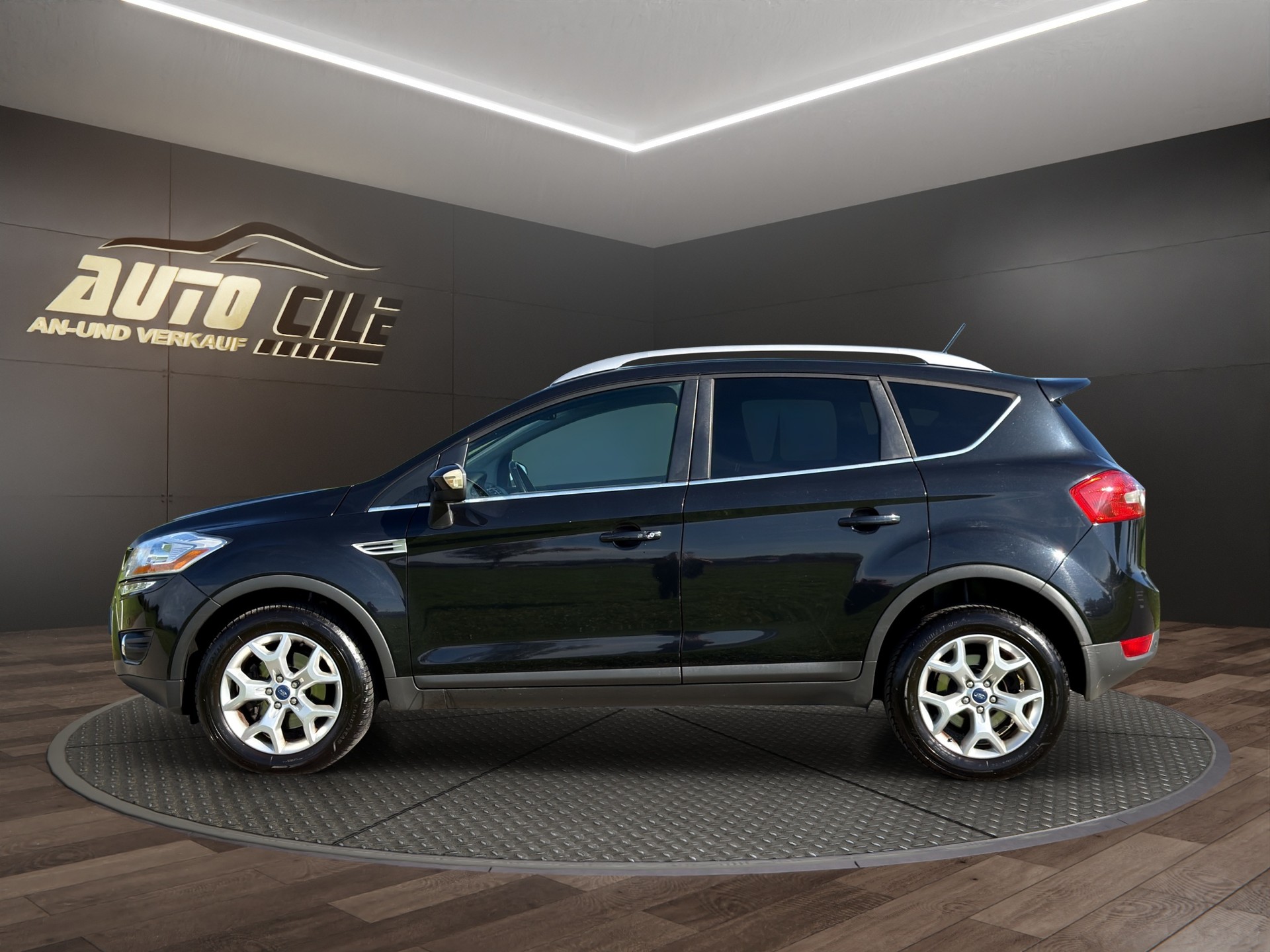 FORD Kuga 2.0 TDCi Magma Edition 4WD PowerShift-image-3