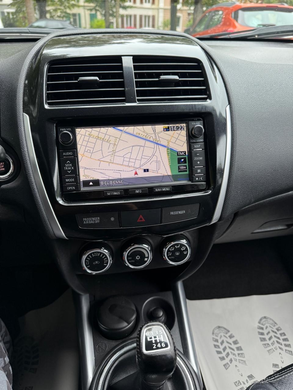 PEUGEOT 4008 1.8 HDi Allure 4WD-image-6