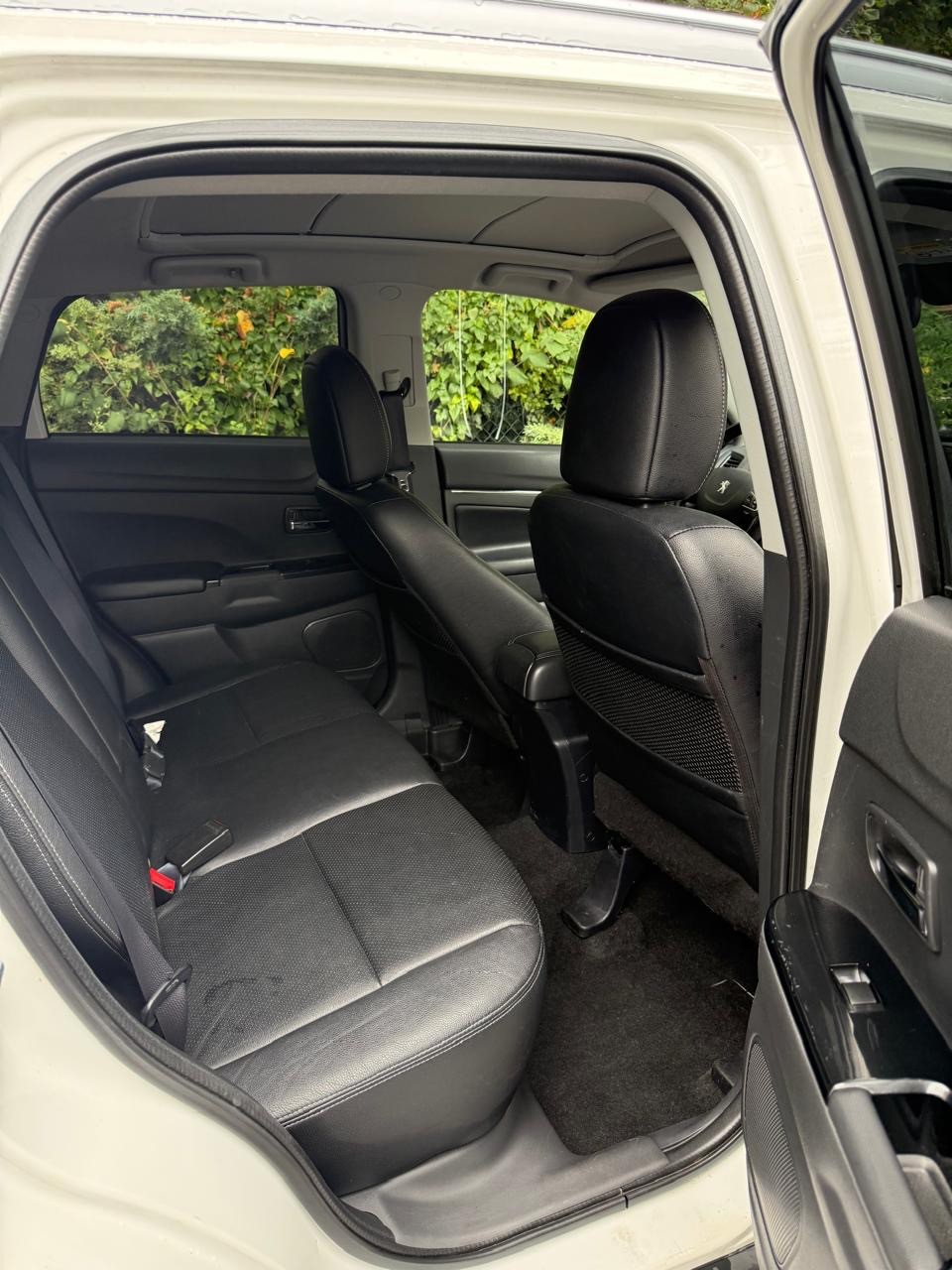 PEUGEOT 4008 1.8 HDi Allure 4WD-image-8