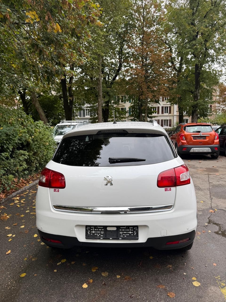 PEUGEOT 4008 1.8 HDi Allure 4WD-image-2