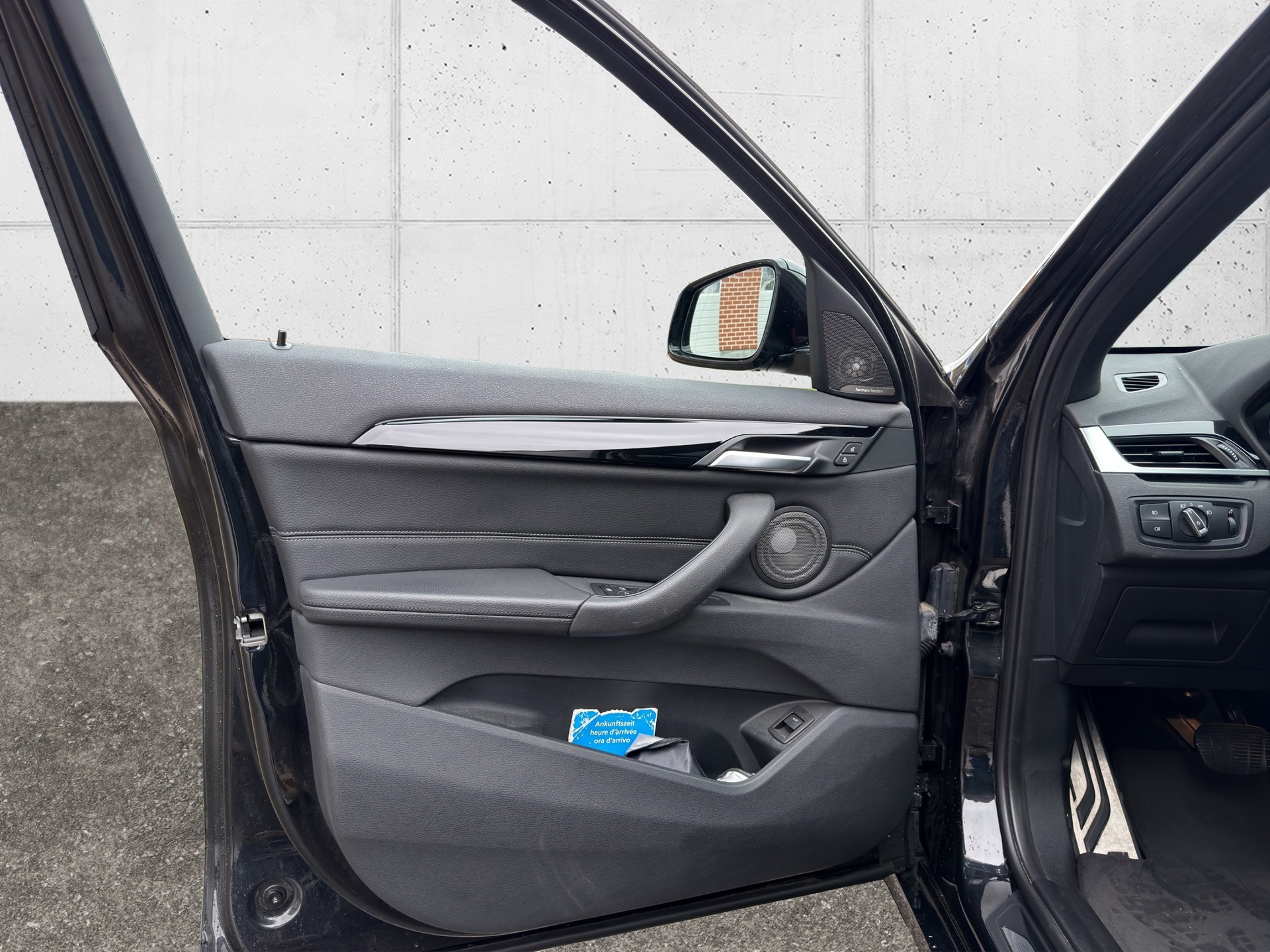 BMW X1 xDrive 20i M Sport Steptronic-image-27