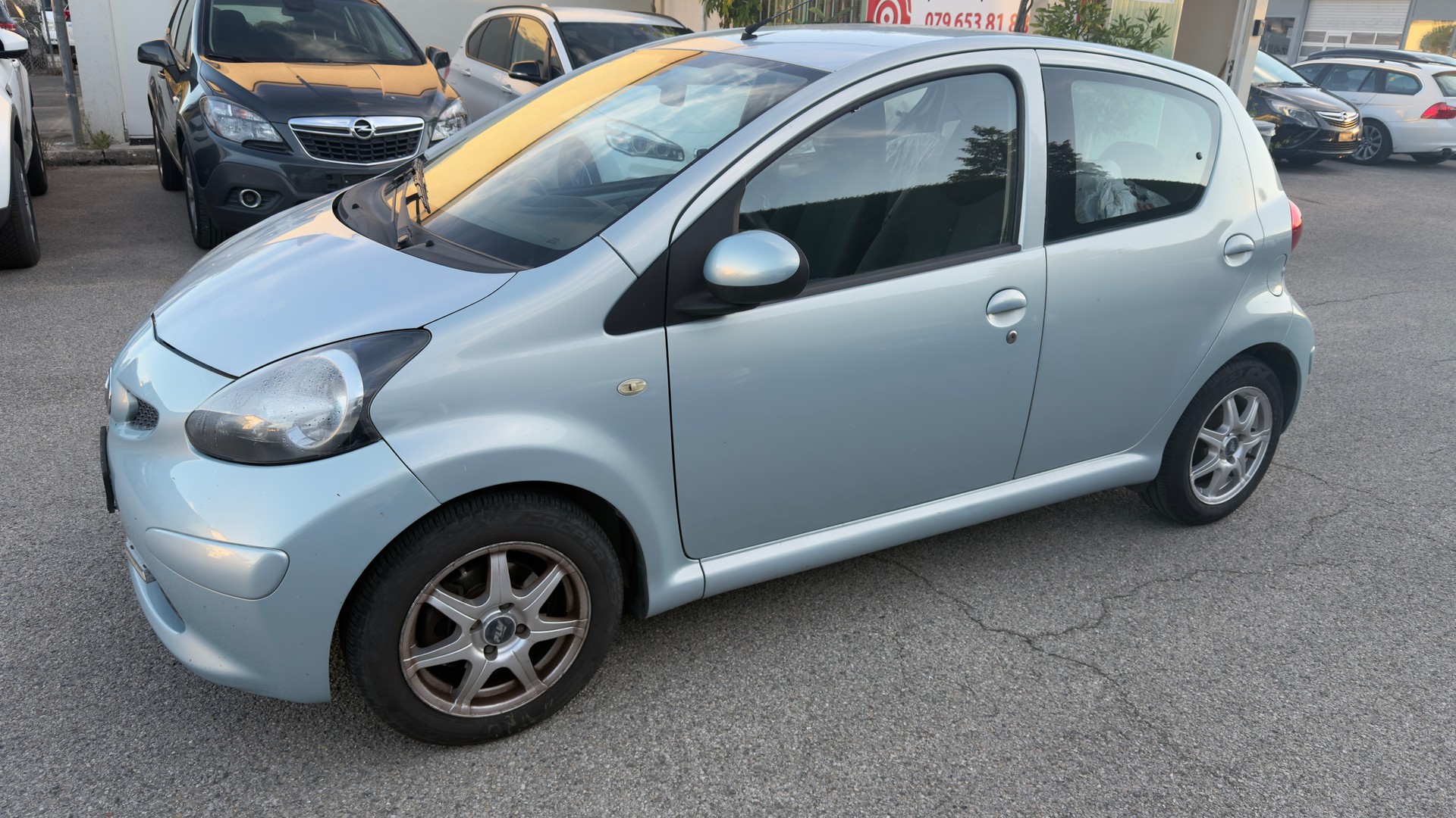 TOYOTA Aygo 1.0 Linea Sol-image-3
