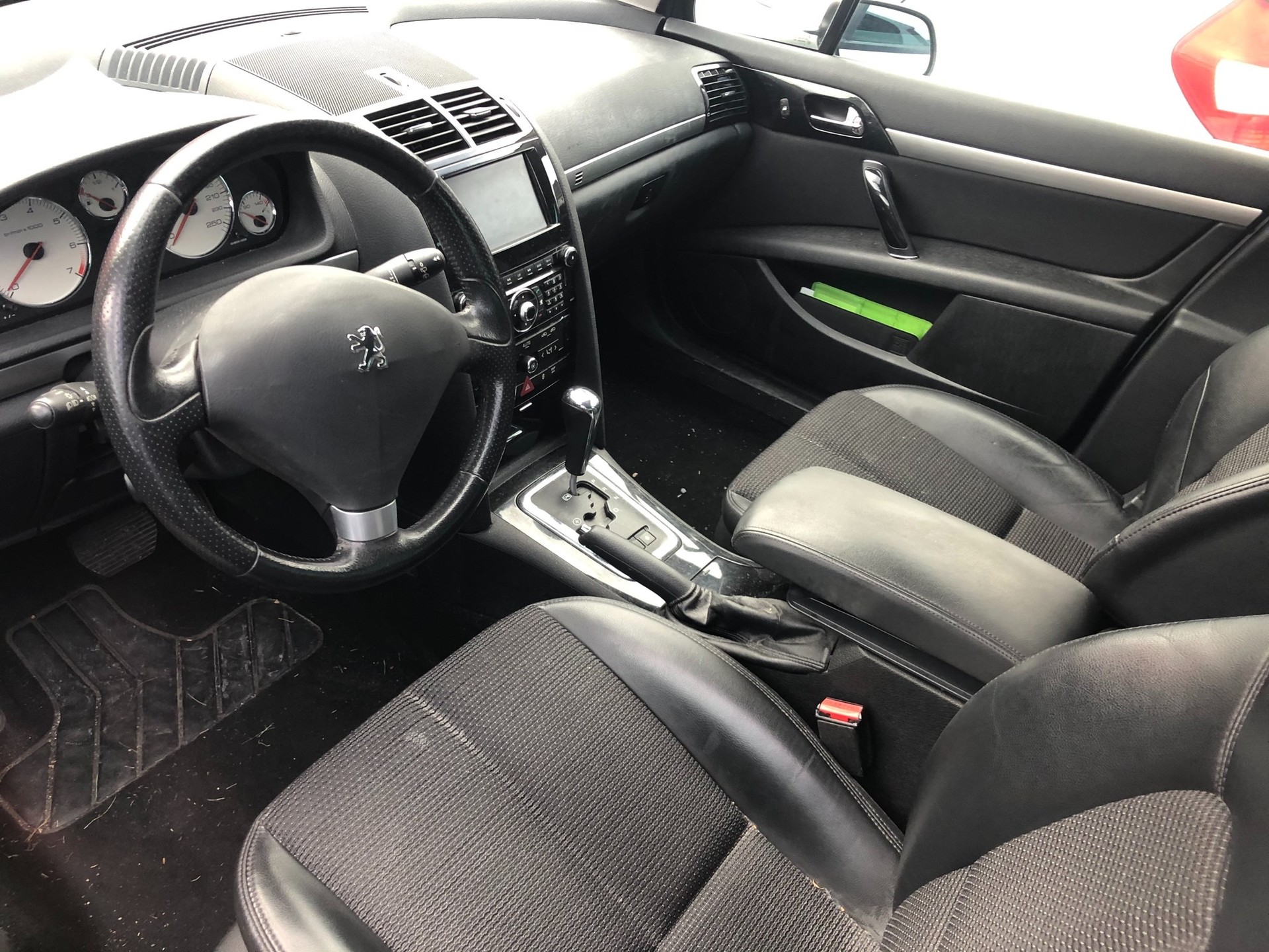 PEUGEOT 407 SW 3.0 SV Platinium Edition Automatic-image-5