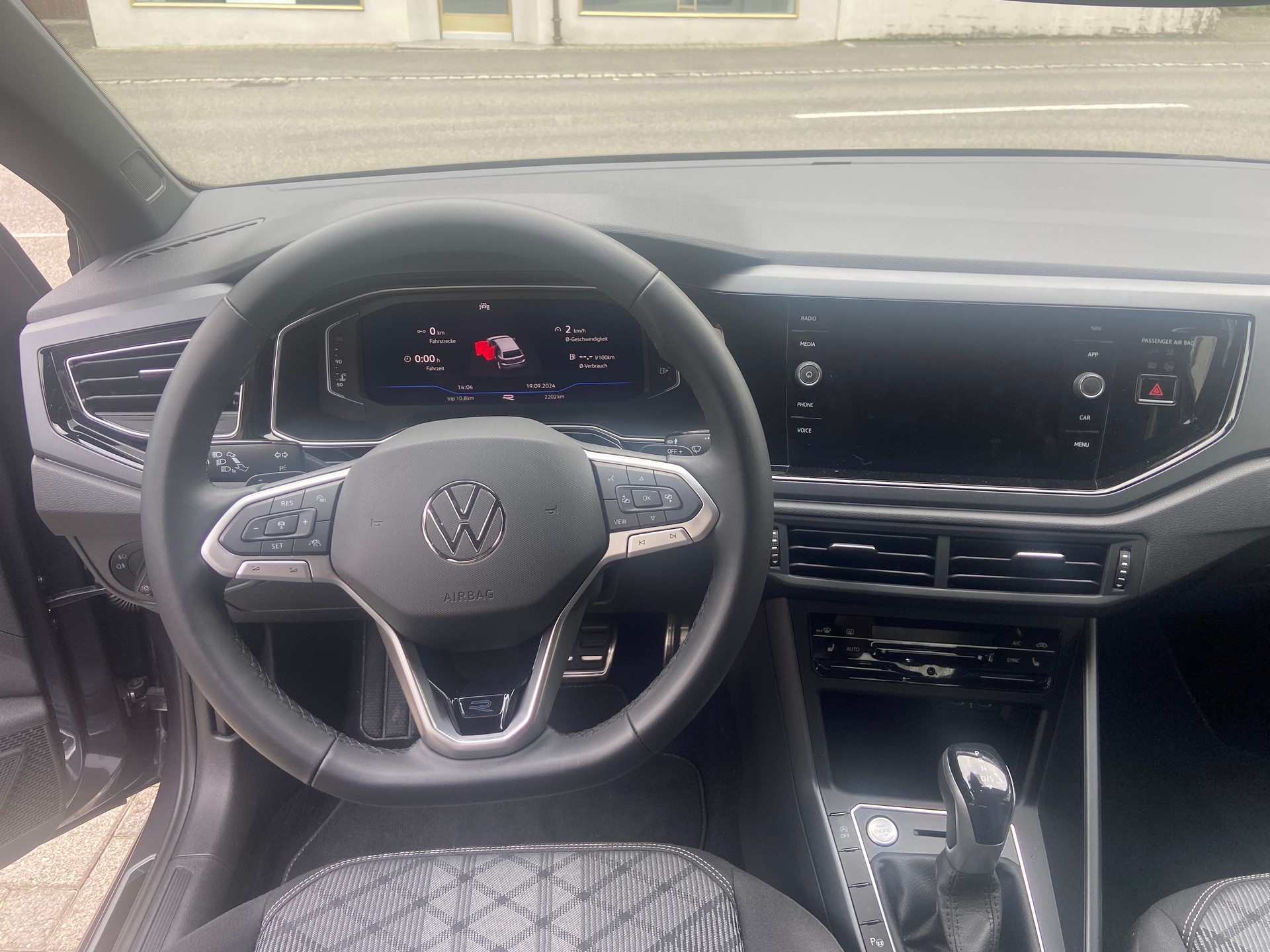 VW Polo 1.0 TSI R-Line DSG-image-5