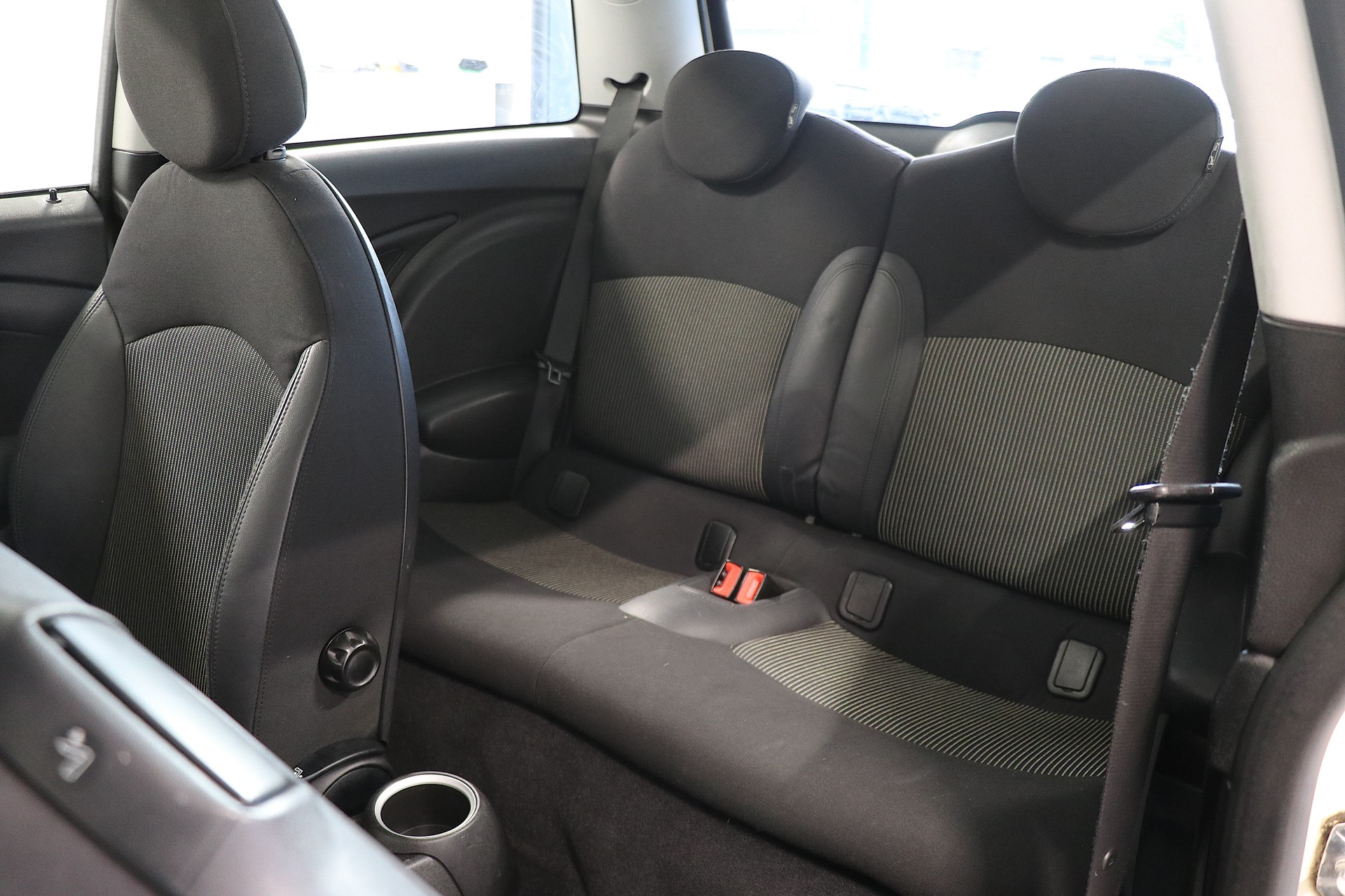 MINI Mini Cooper D-image-12