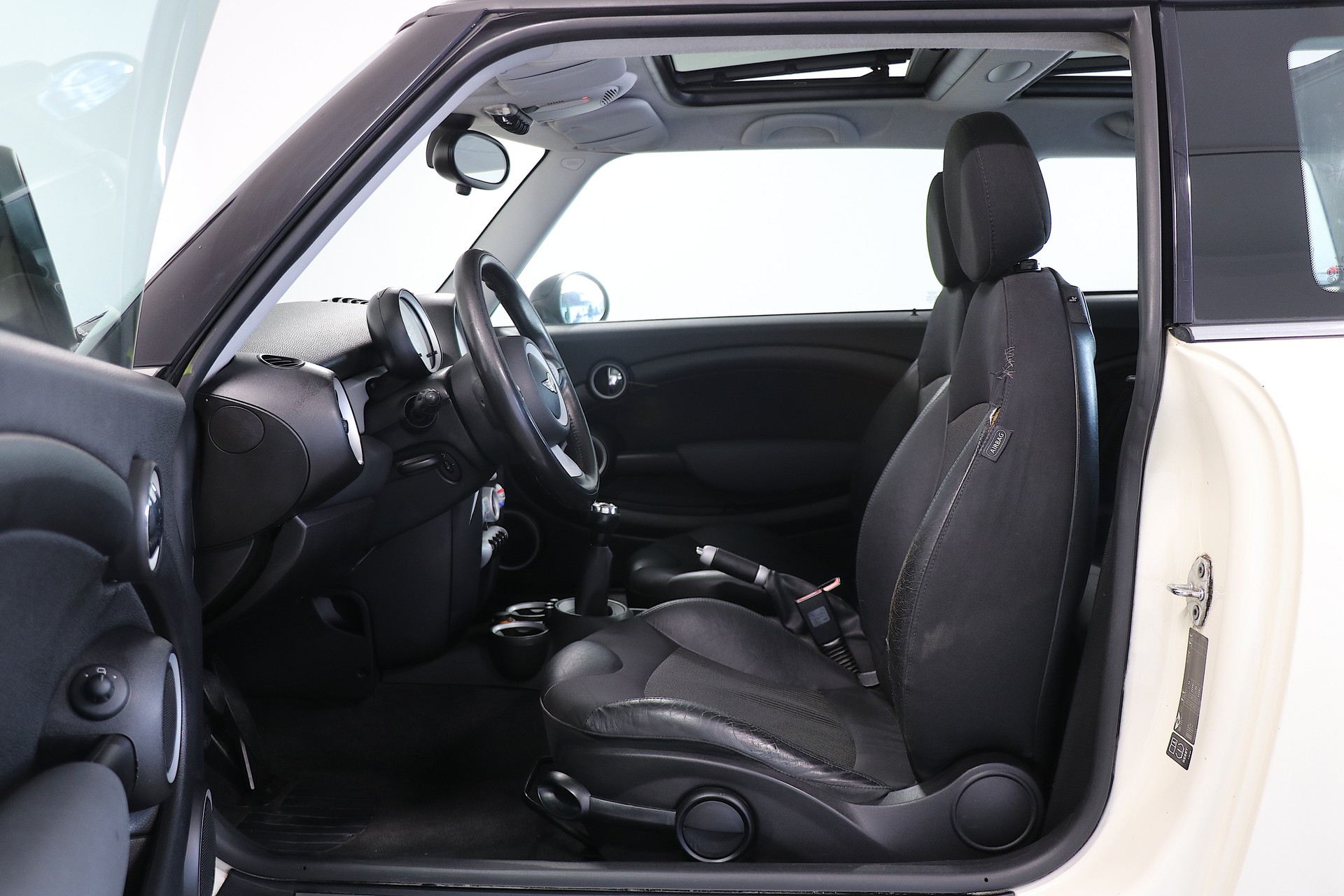 MINI Mini Cooper D-image-5
